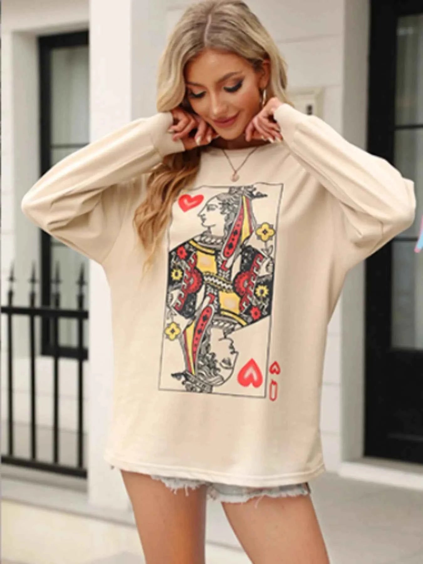 Queen of Hearts Playing Card Graphic Round Neck Sweatshirt