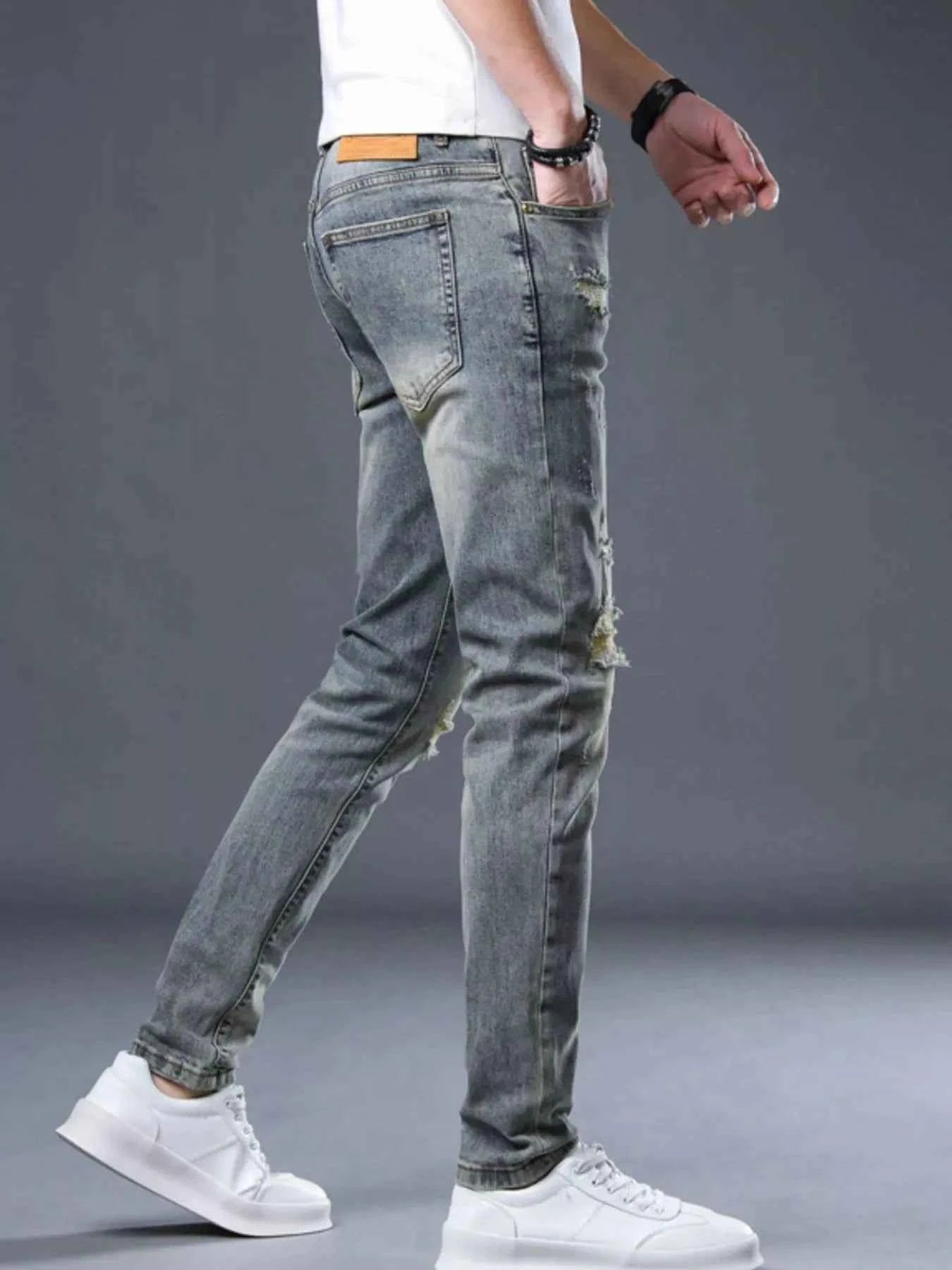 Men's Distressed Slim Fit Jeans