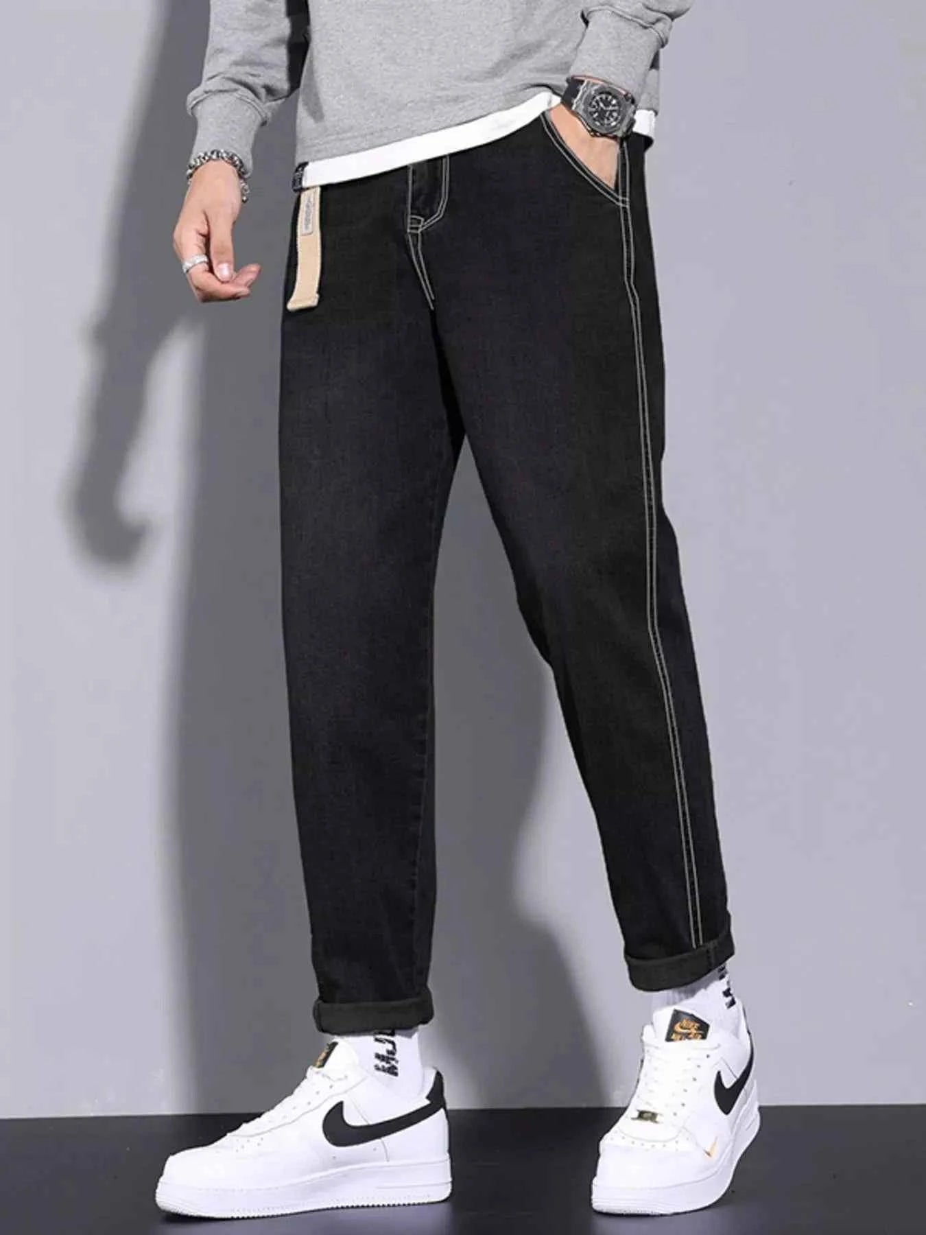 Men's Relaxed Fit Cuffed Jeans
