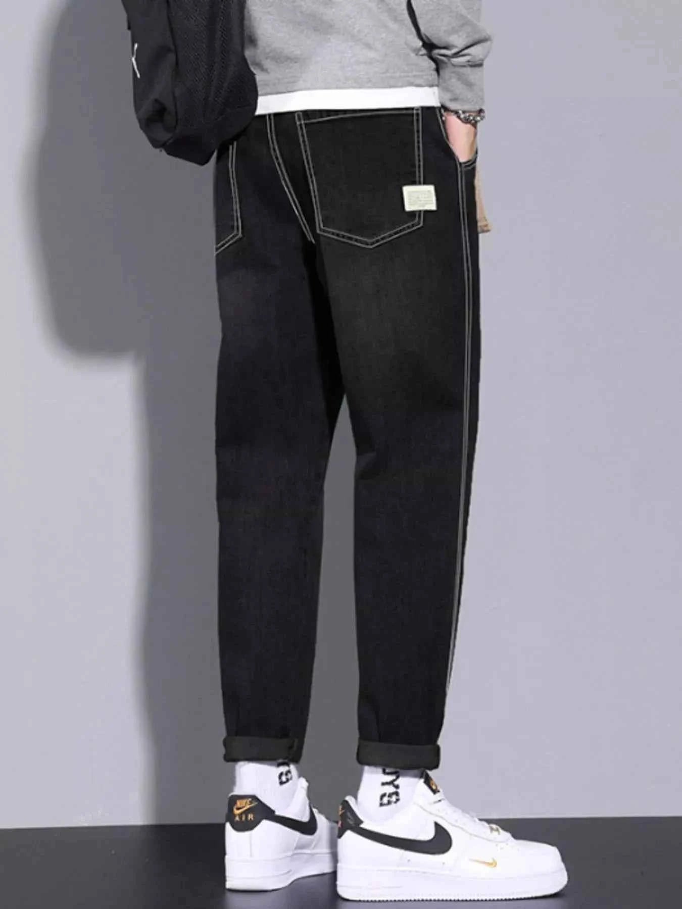 Men's Relaxed Fit Cuffed Jeans