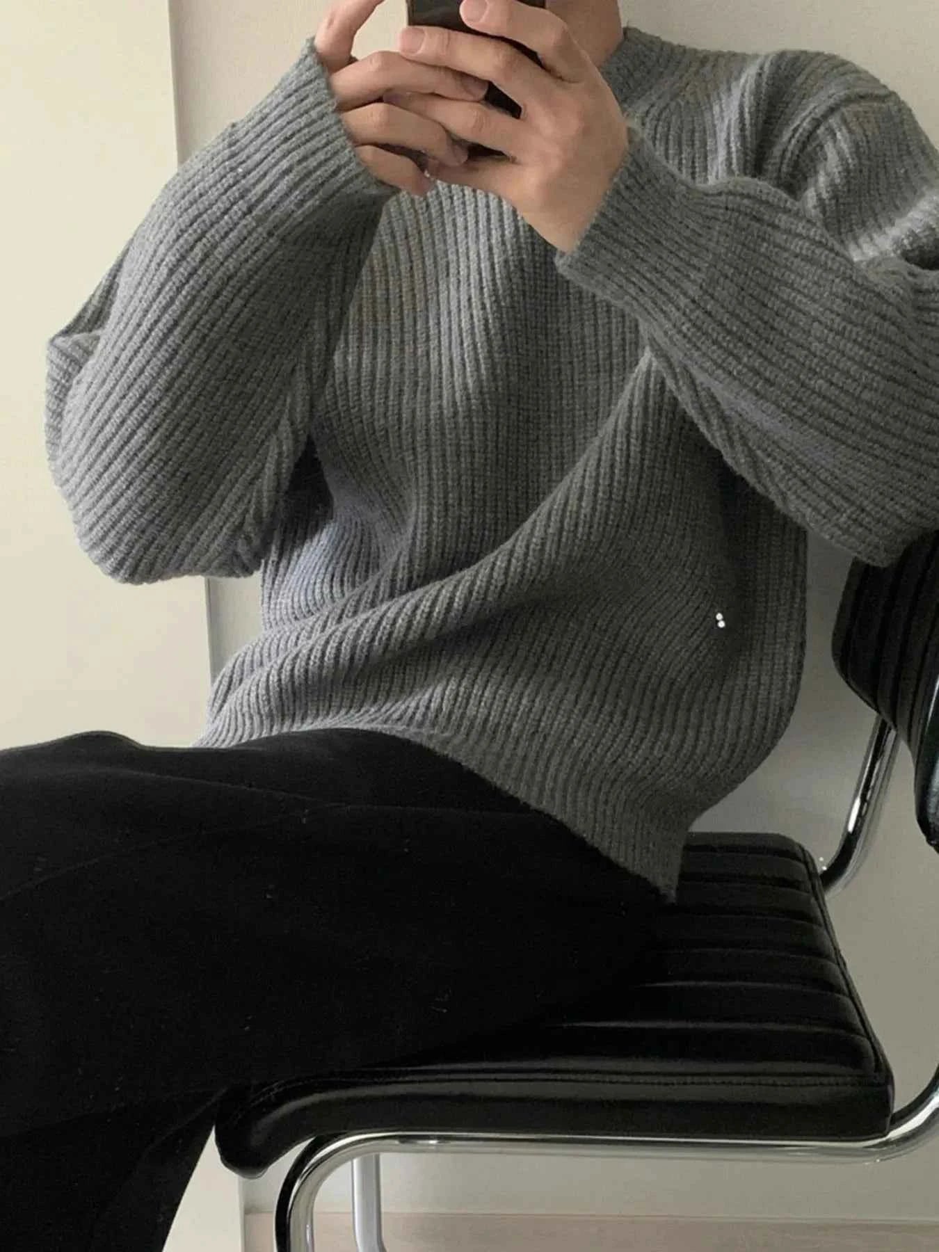 Men's Oversized Ribbed Round Neck Sweater