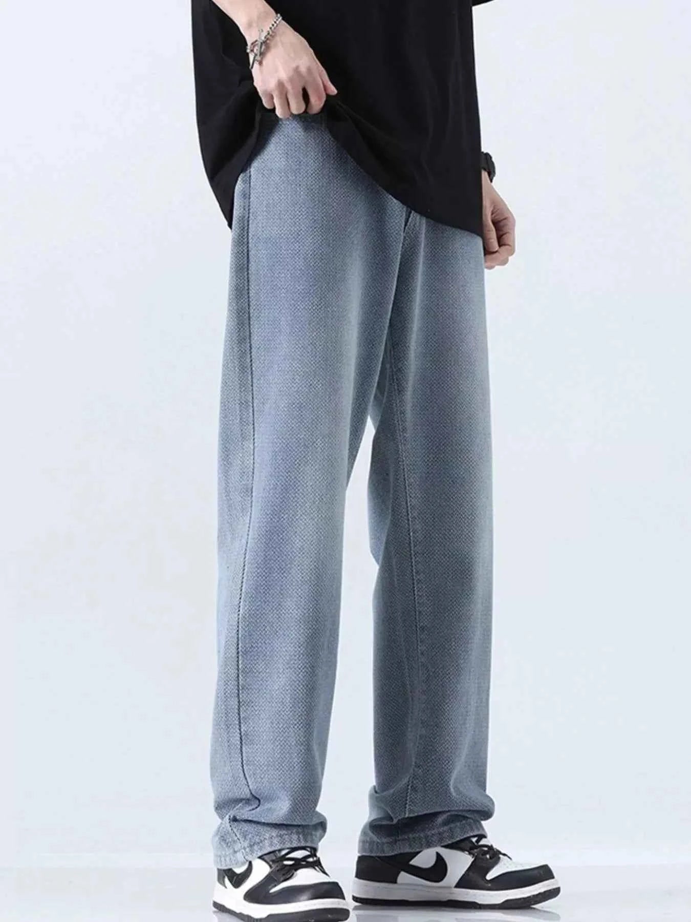 Men's Relaxed Fit Straight Leg Jeans