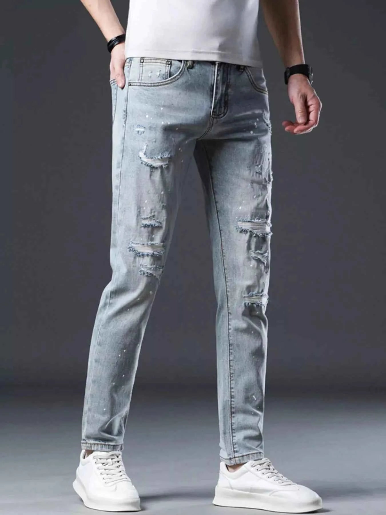 Men's Distressed Slim Fit Jeans