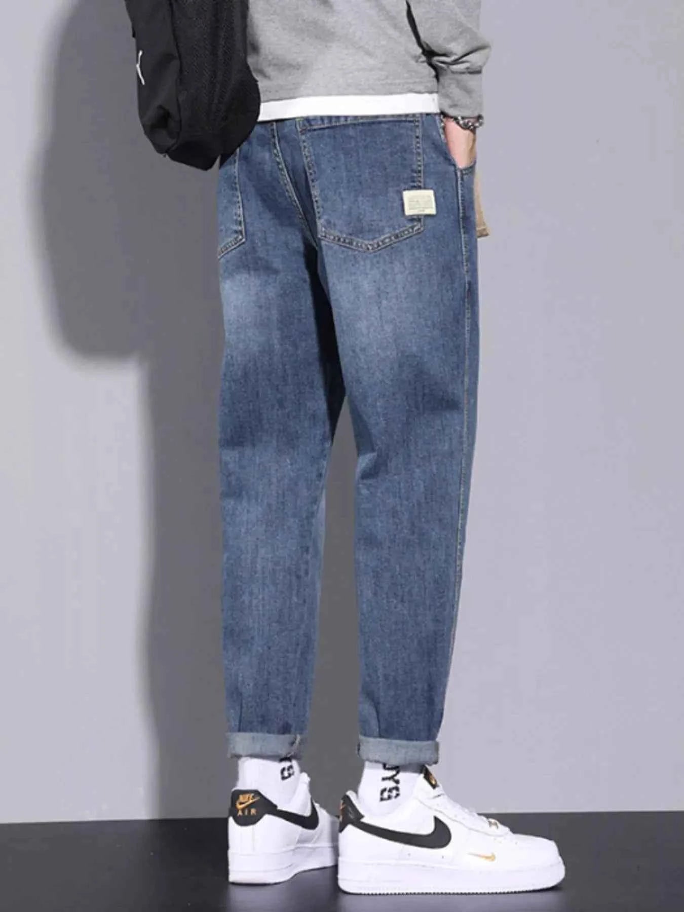 Men's Relaxed Fit Cuffed Jeans