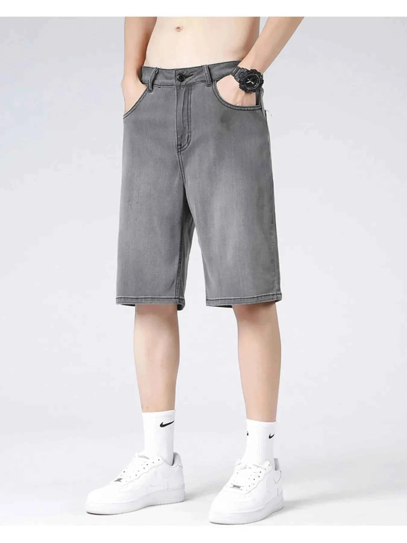 Men's Loose Fit Washed Denim Shorts