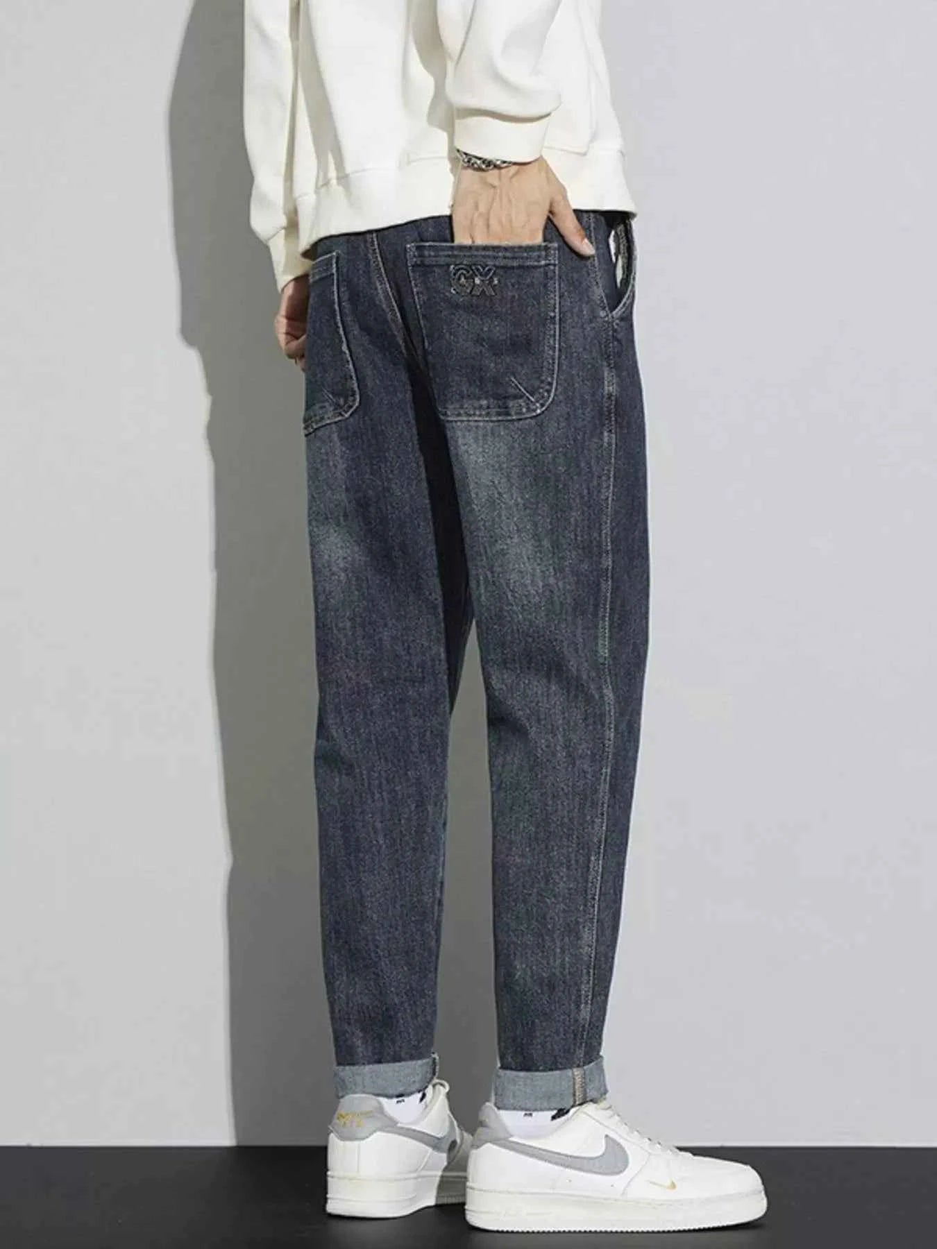Men's Washed Relaxed Fit Cuffed Jeans