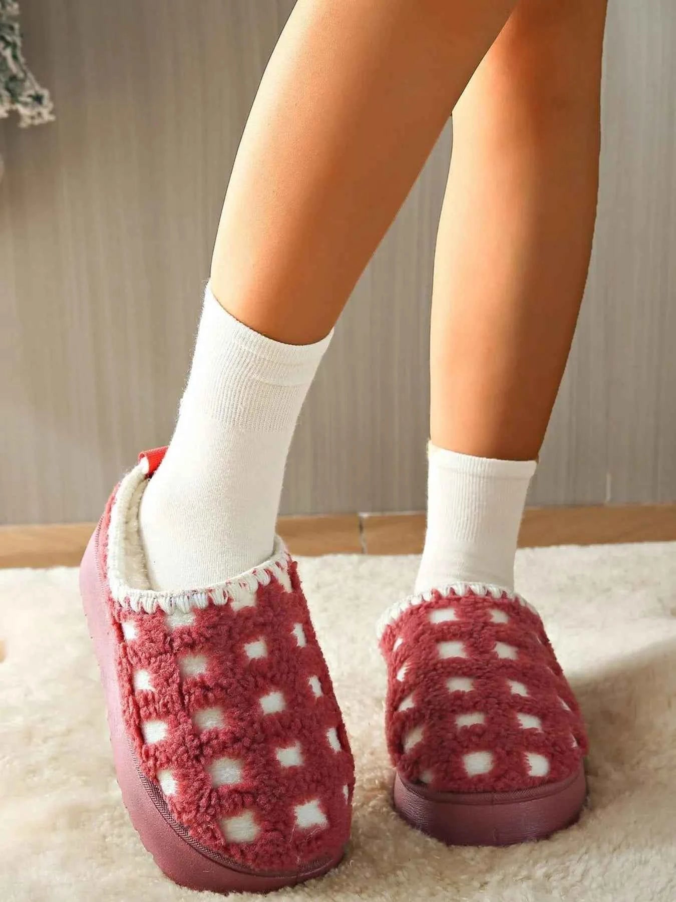 Christmas Holiday Fuzzy Warm Indoor Slippers