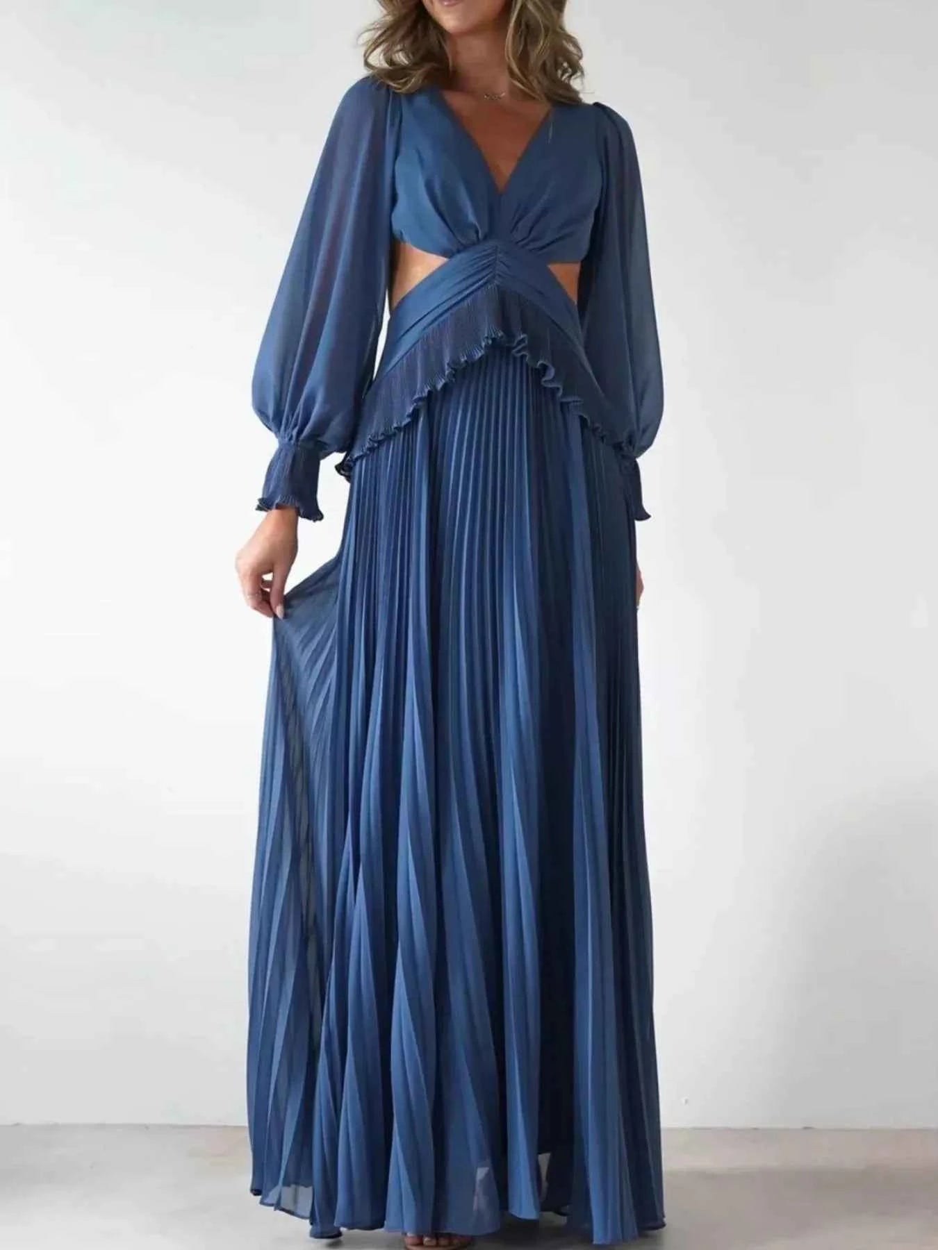 Backless Pleated Long Sleeve Maxi Dress
