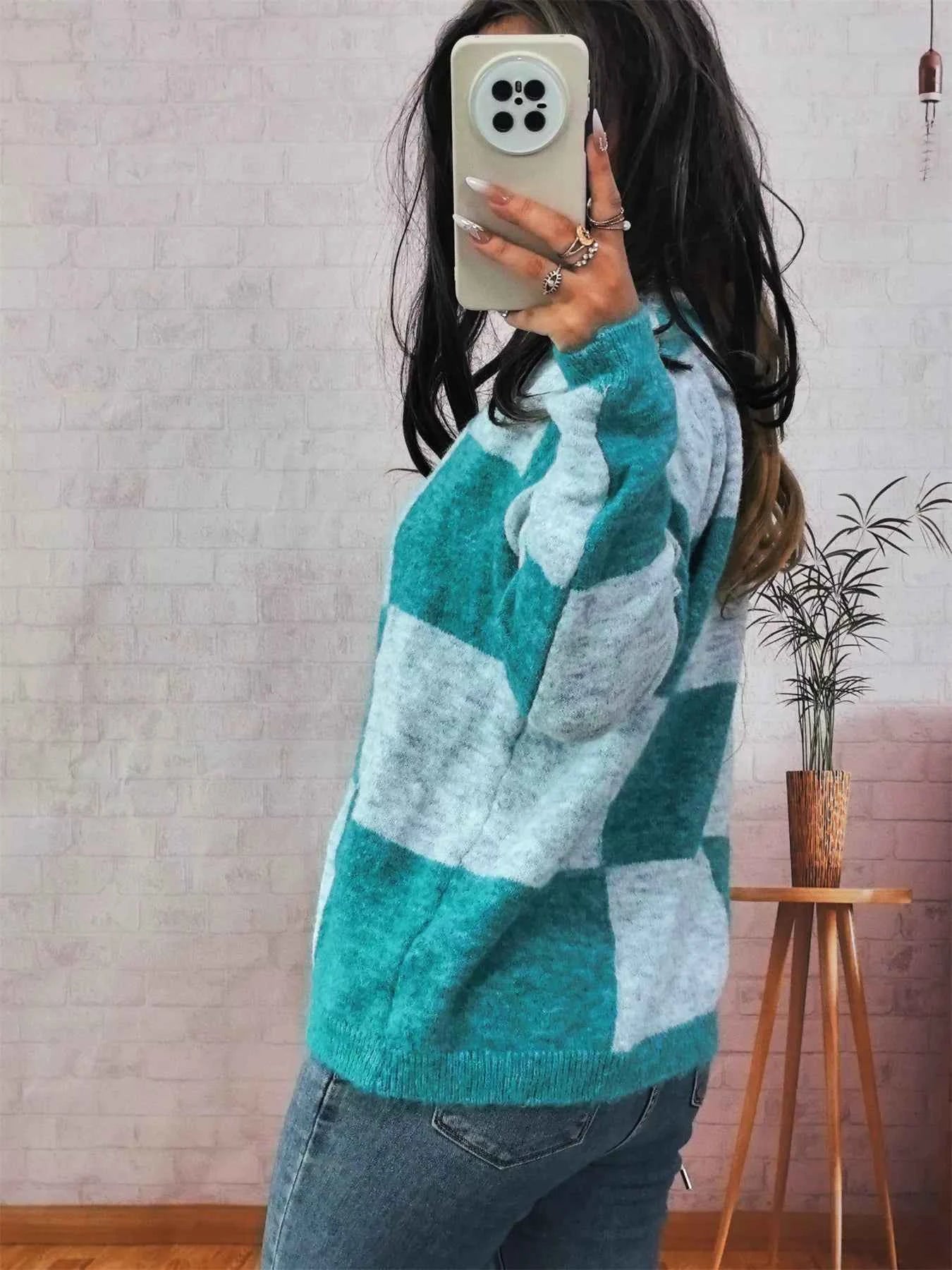 Color Block Round Neck Sweater