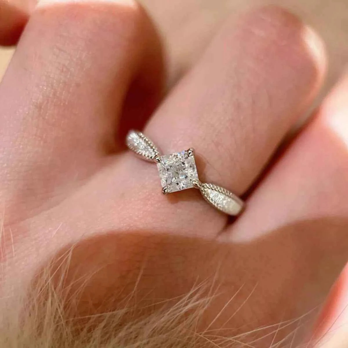 1 Carat 925 Sterling Silver Moissanite Geometric Ring