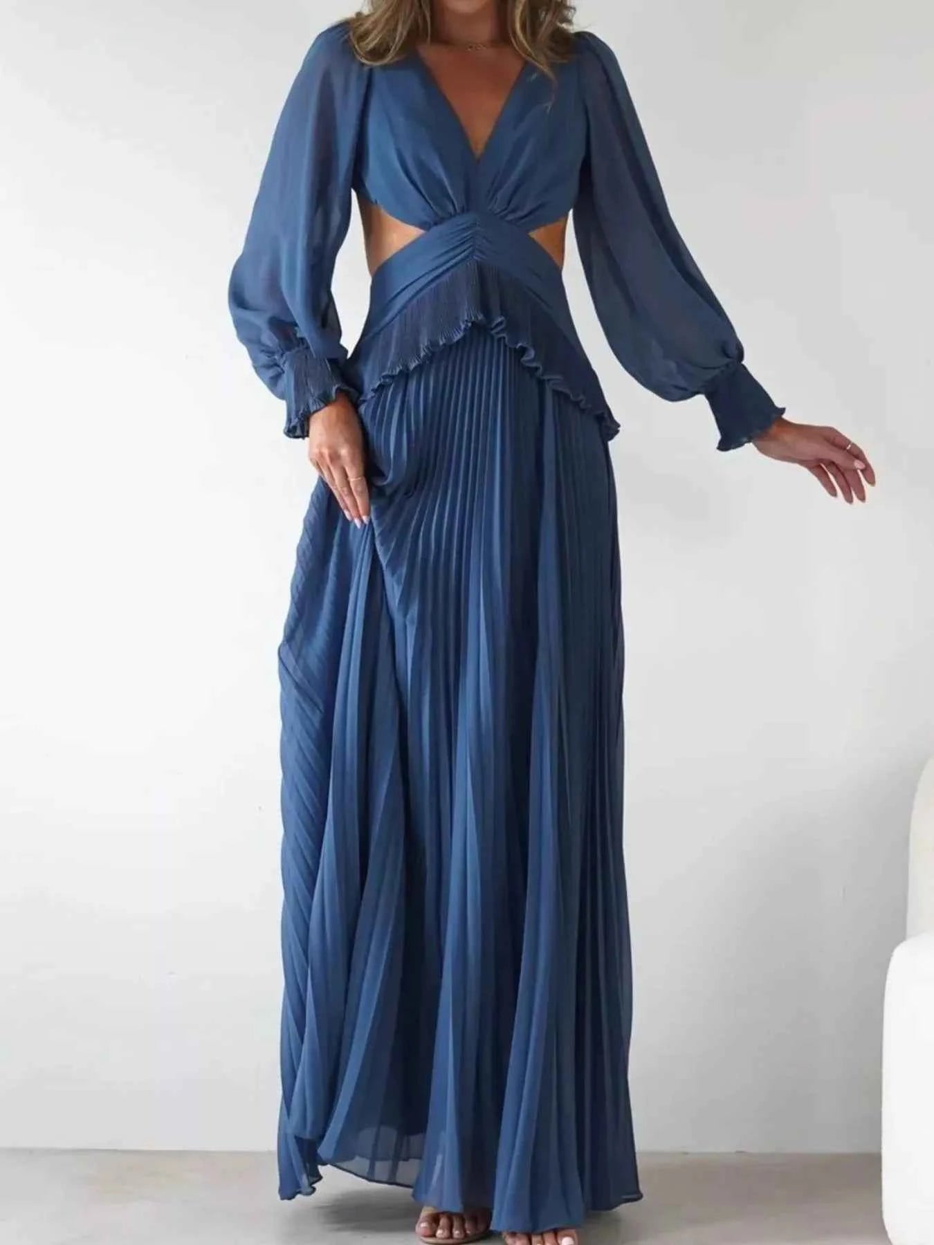 Backless Pleated Long Sleeve Maxi Dress
