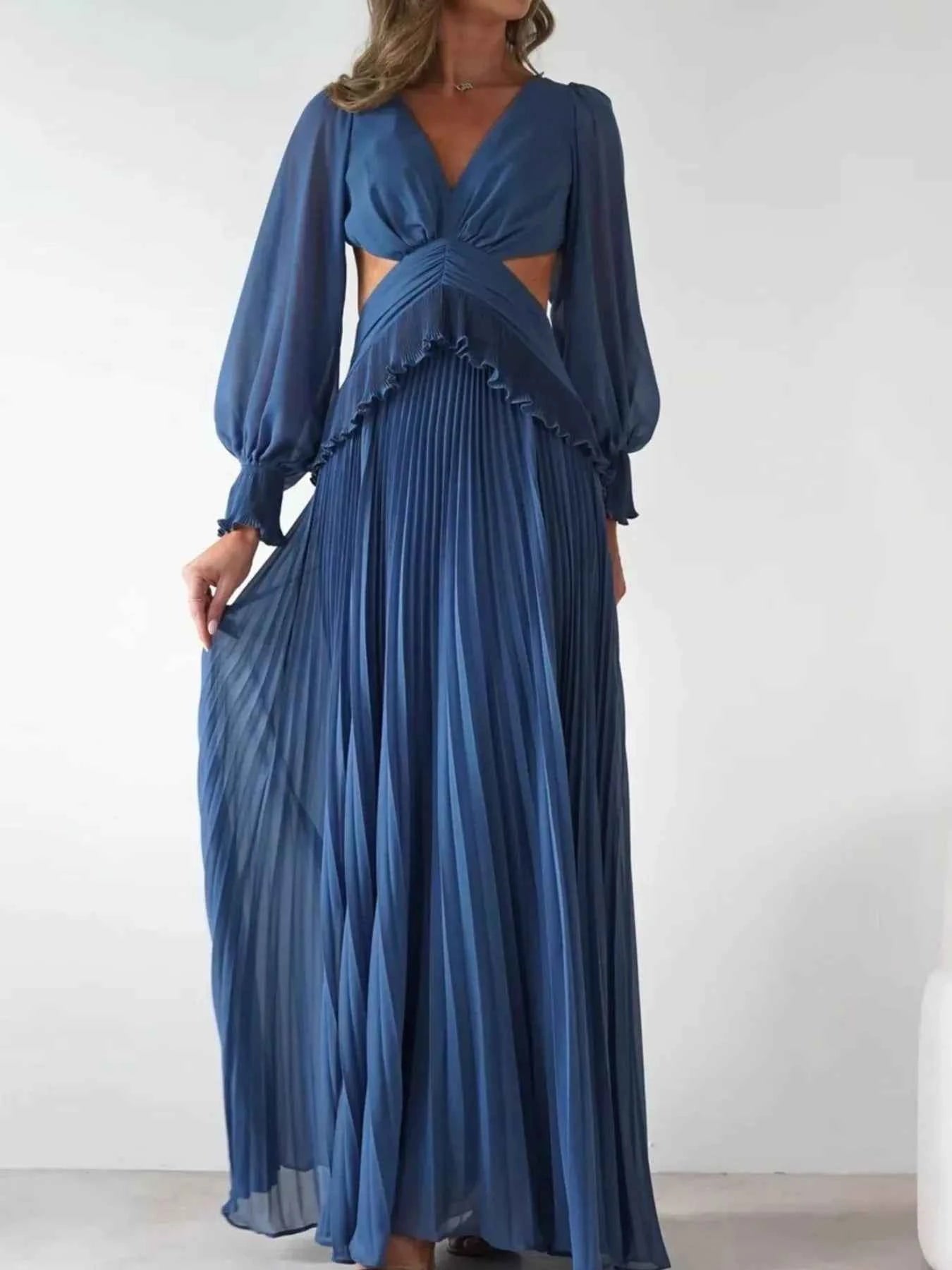 Backless Pleated Long Sleeve Maxi Dress