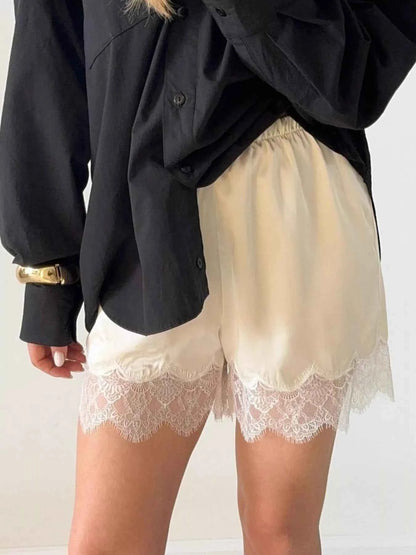 Lace Trim Elastic Waist Shorts