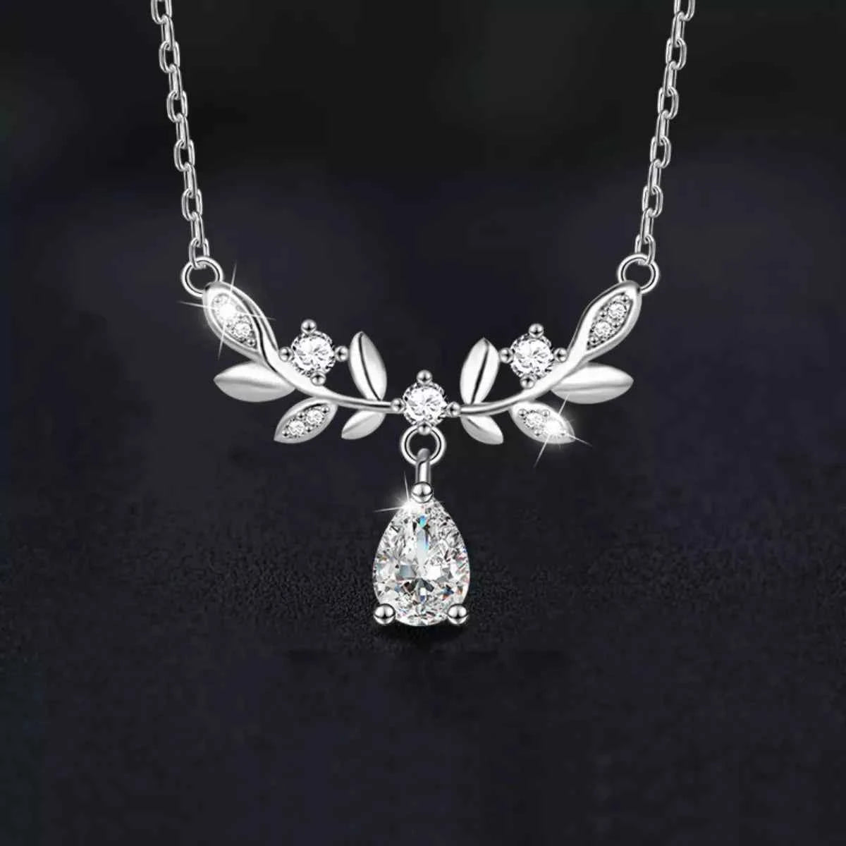 925 Sterling Silver Moissanite Leaf Necklace