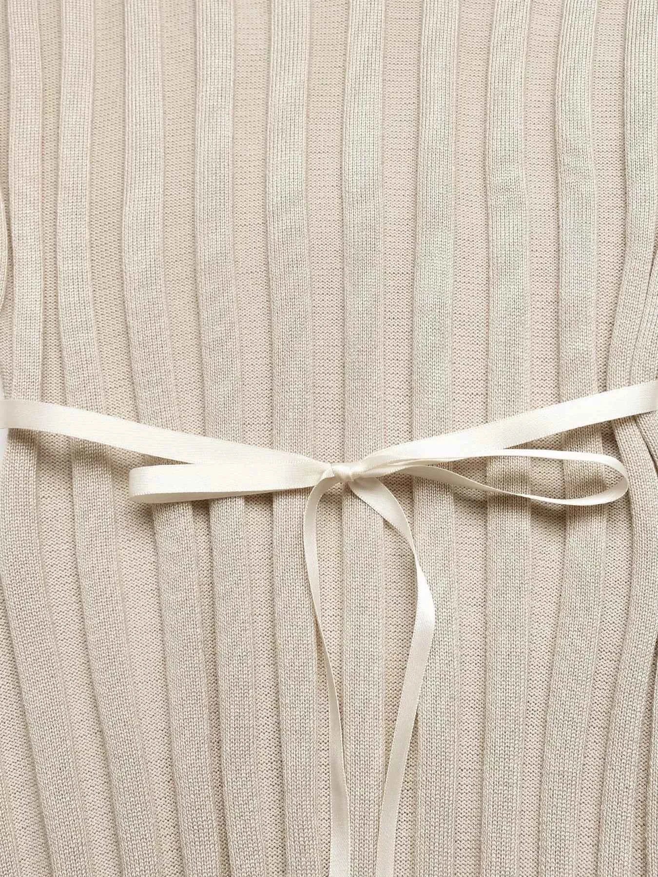 Ribbed Knit V-Neck Long Sleeve Maxi Dress