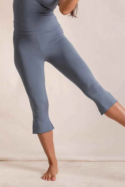 Side Slit Capris Leggings
