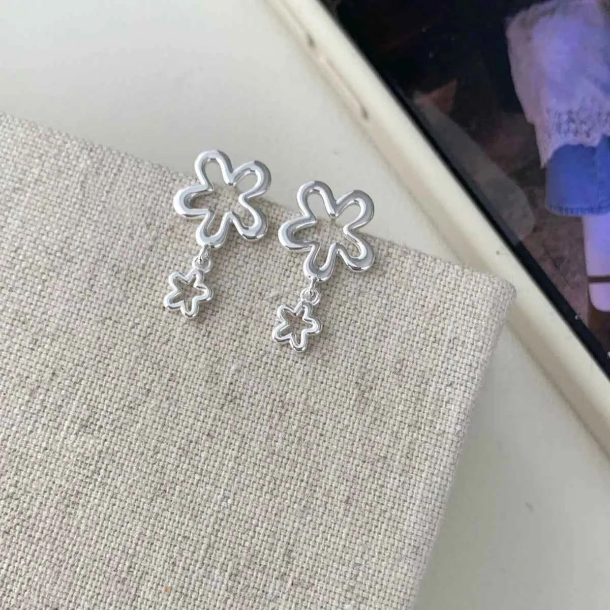 Flower Drop Earrings