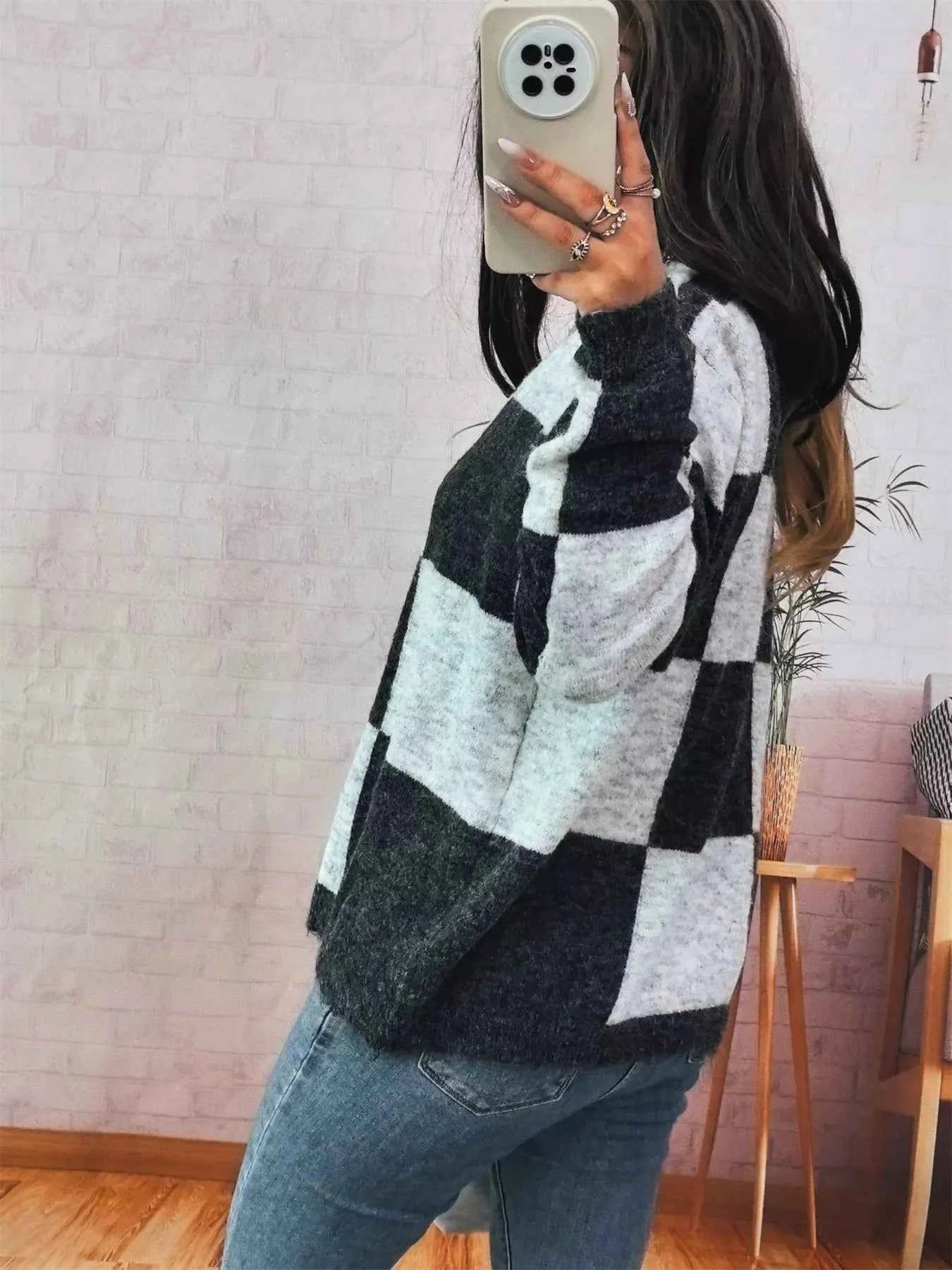 Color Block Round Neck Sweater