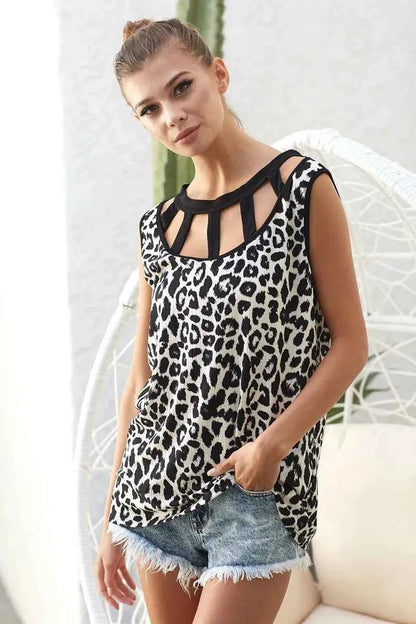 BiBi Leopard Printed Soft Rib Knit Front Sut Out Top