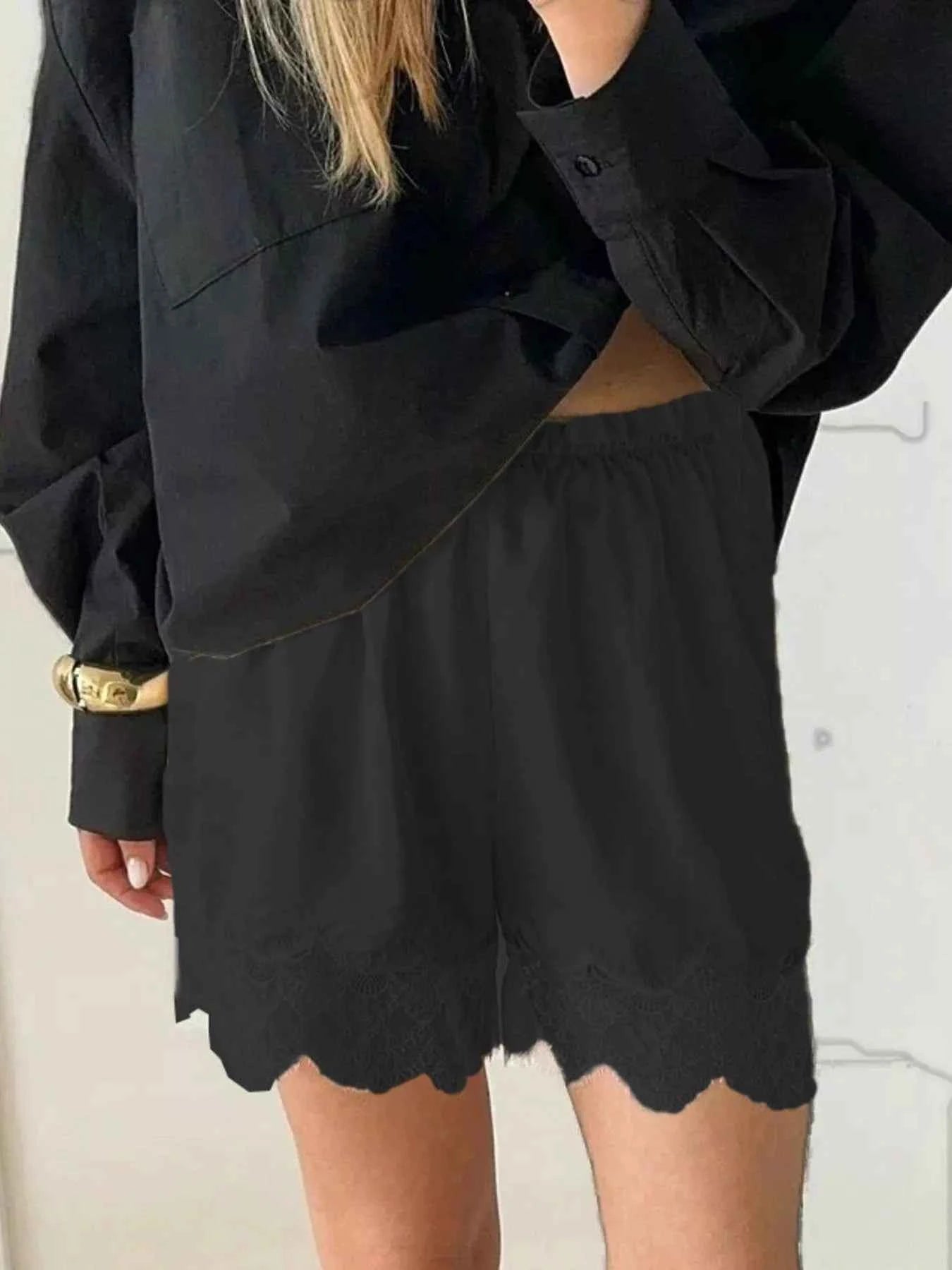 Lace Trim Elastic Waist Shorts