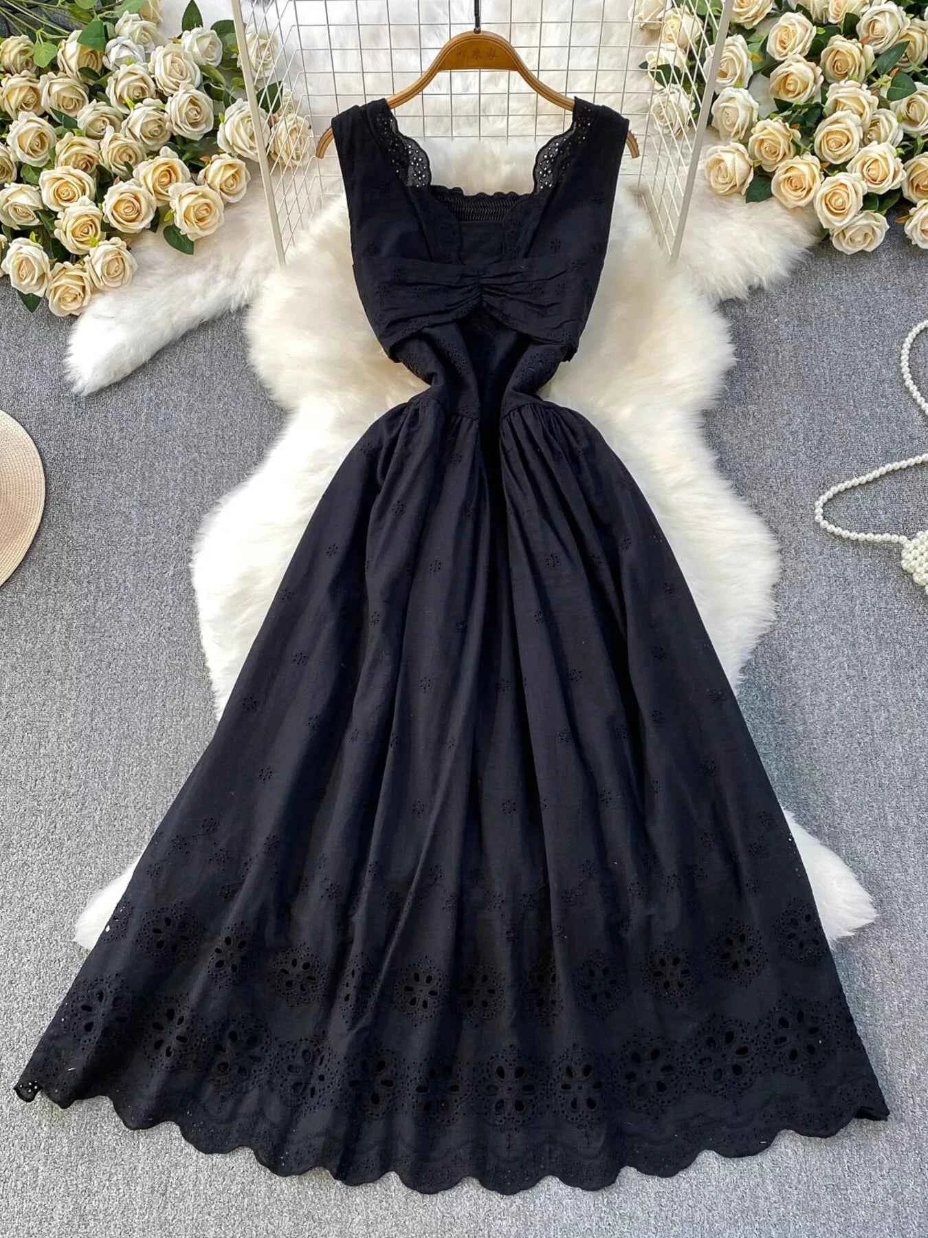 Lace Detail Sleeveless Dress