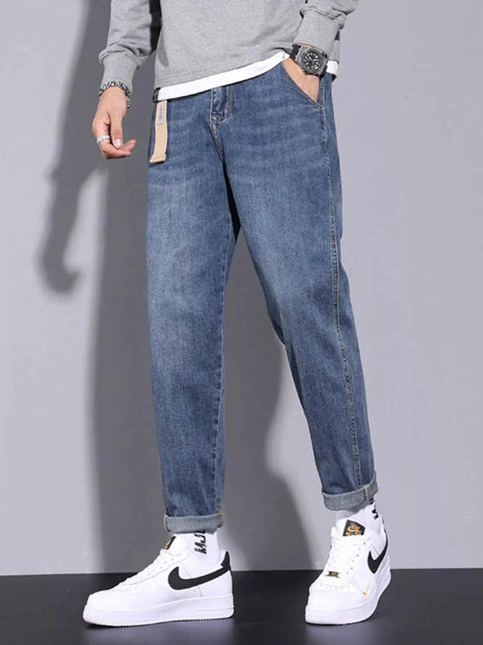 Men's Relaxed Fit Cuffed Jeans