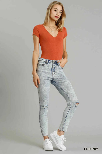 Umgee 5-Pockets Distressed Detail Stretch Denim Skinny Jeans with Unfinished Hem