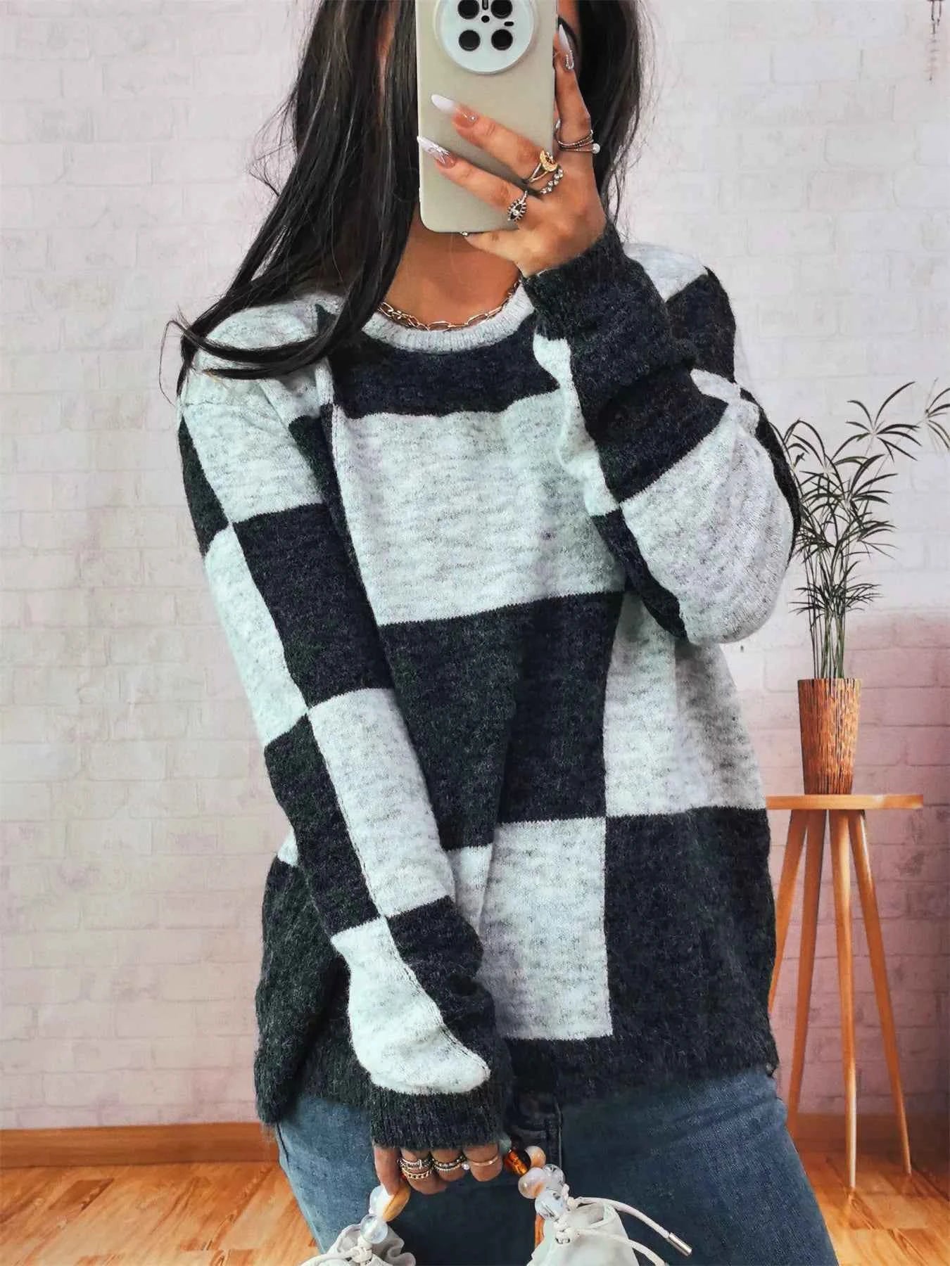 Color Block Round Neck Sweater