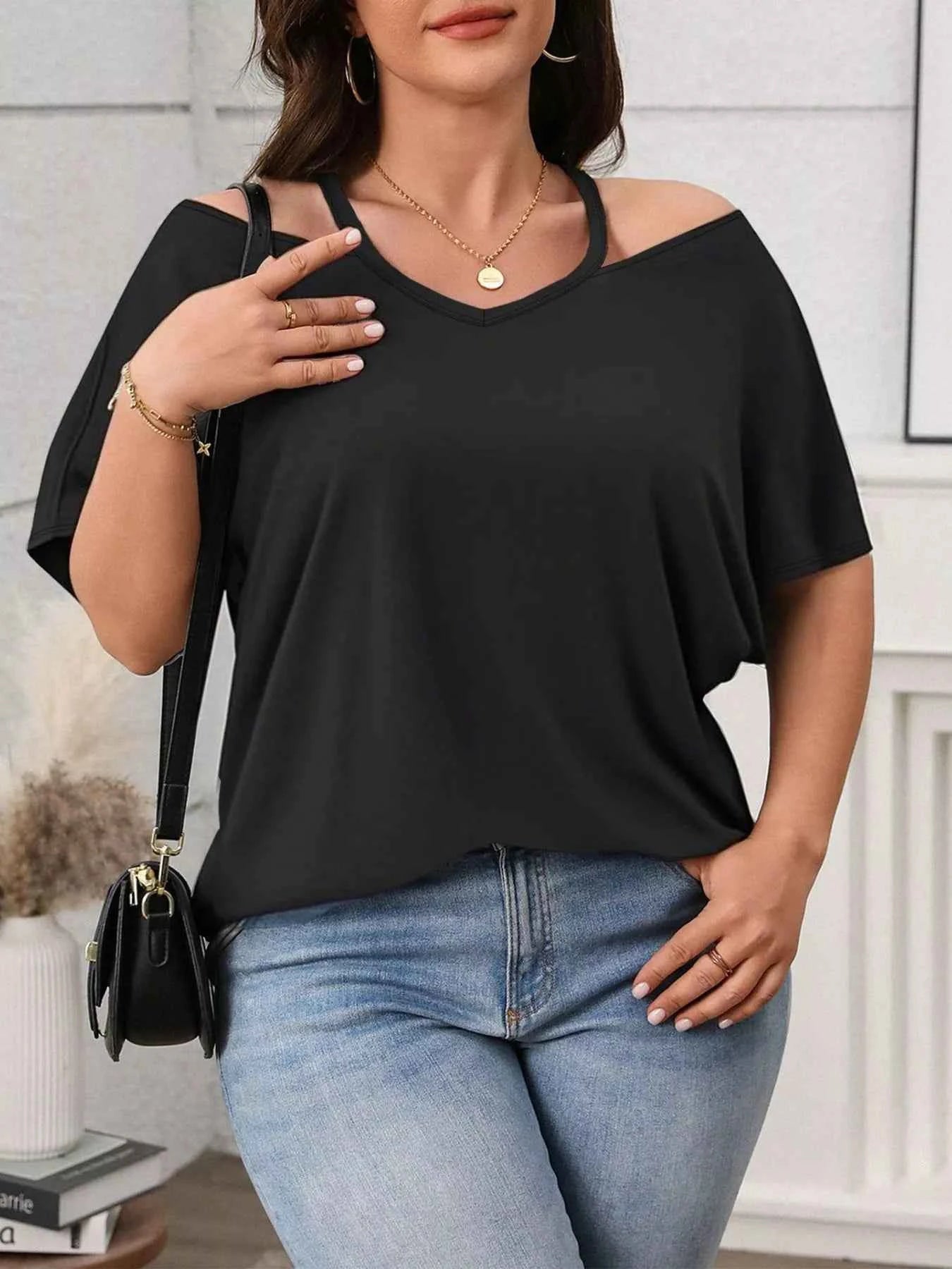 Plus Size Cold Shoulder Short Sleeve Top