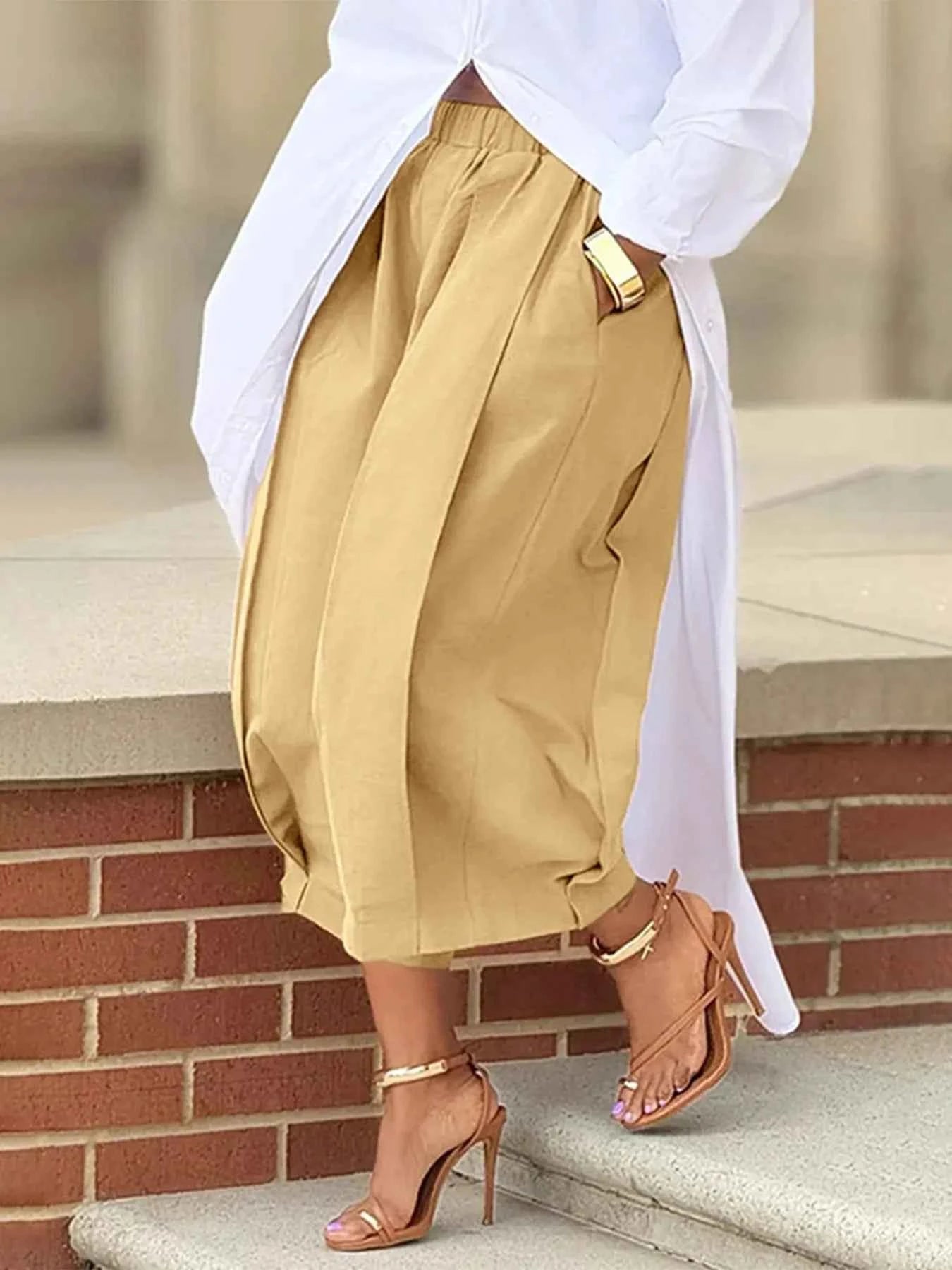 Plus Size Wide Leg Pleated Detail Cropped Pants