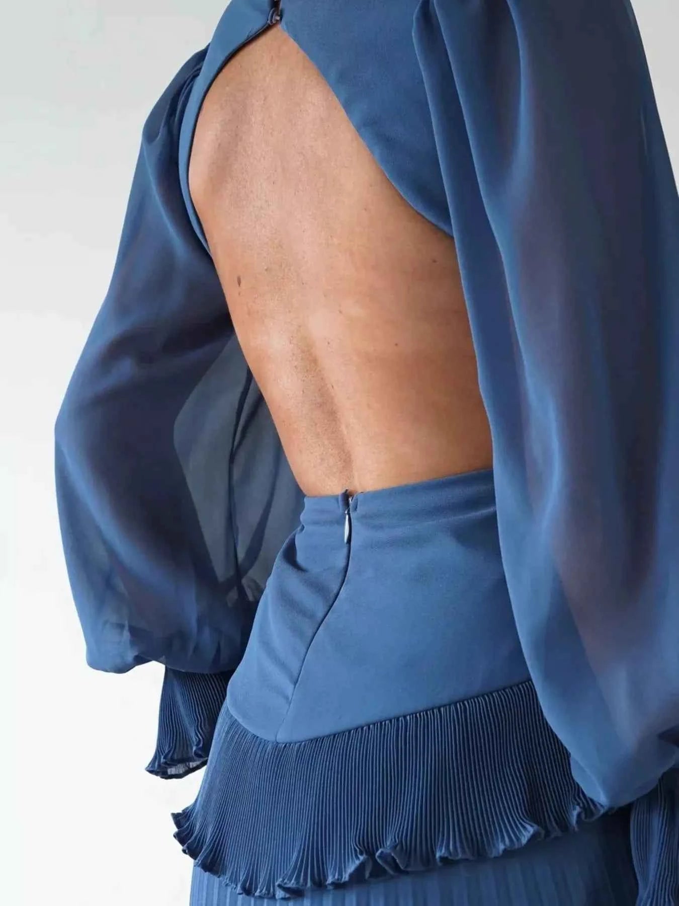 Backless Pleated Long Sleeve Maxi Dress