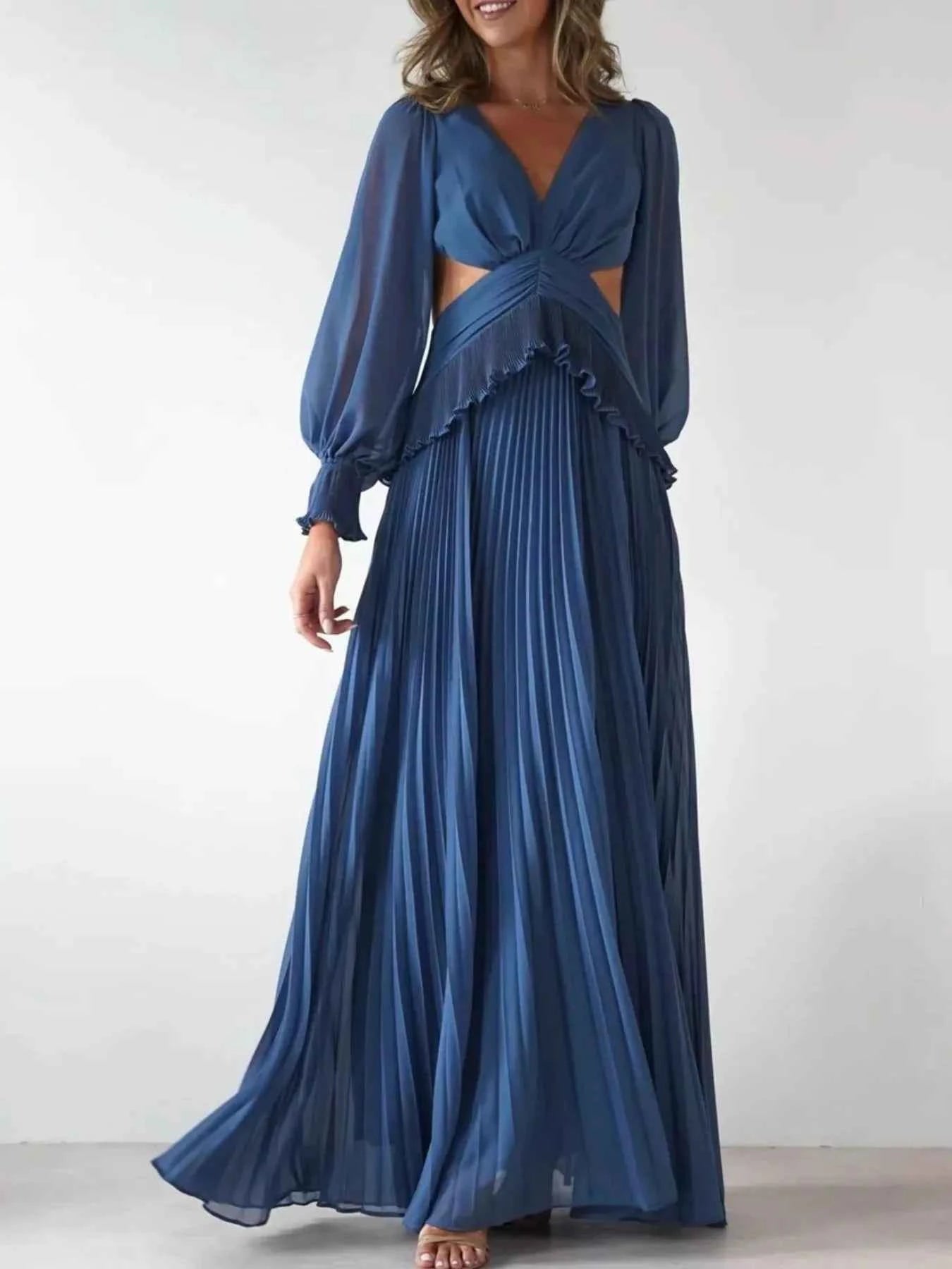 Backless Pleated Long Sleeve Maxi Dress