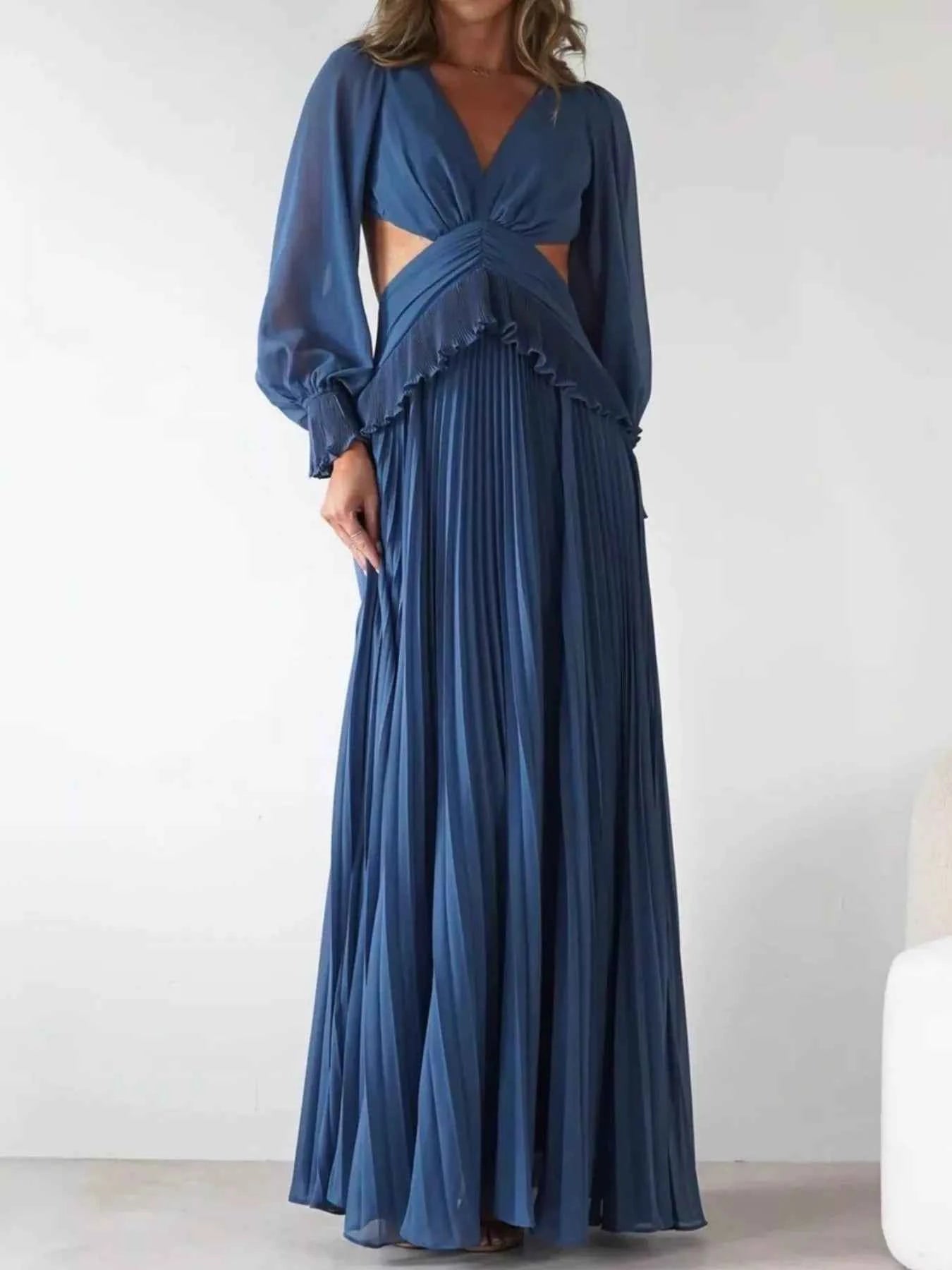 Backless Pleated Long Sleeve Maxi Dress