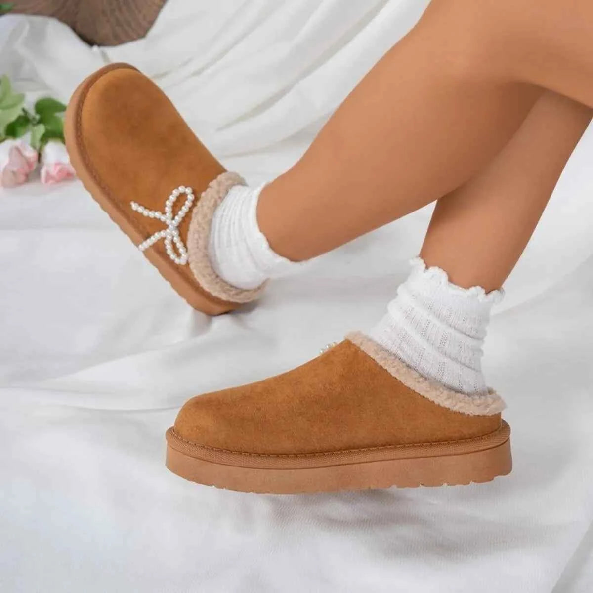Pearl Bow Round Toe Slippers