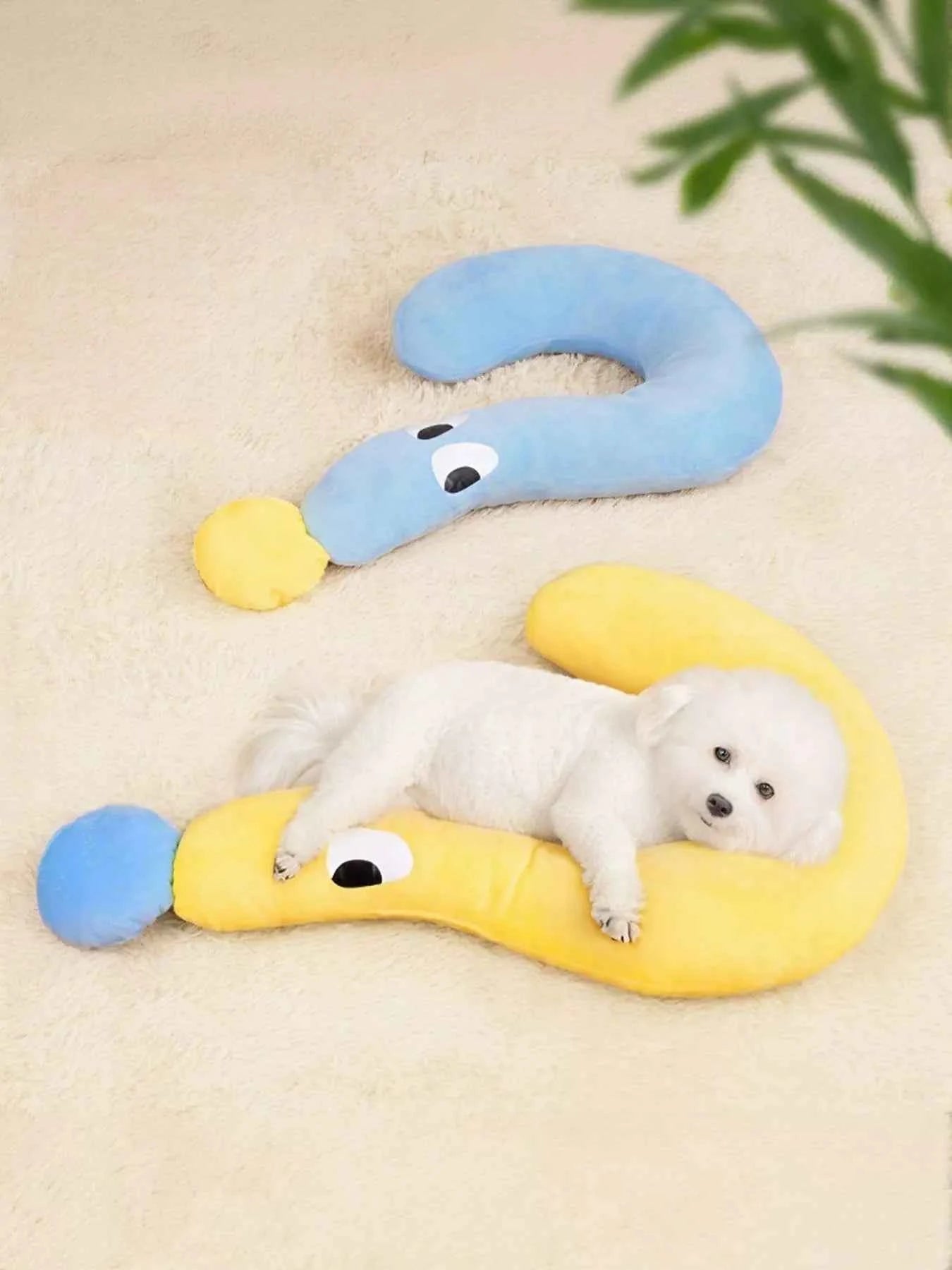 Question Mark Shaped Plush Pet Bed