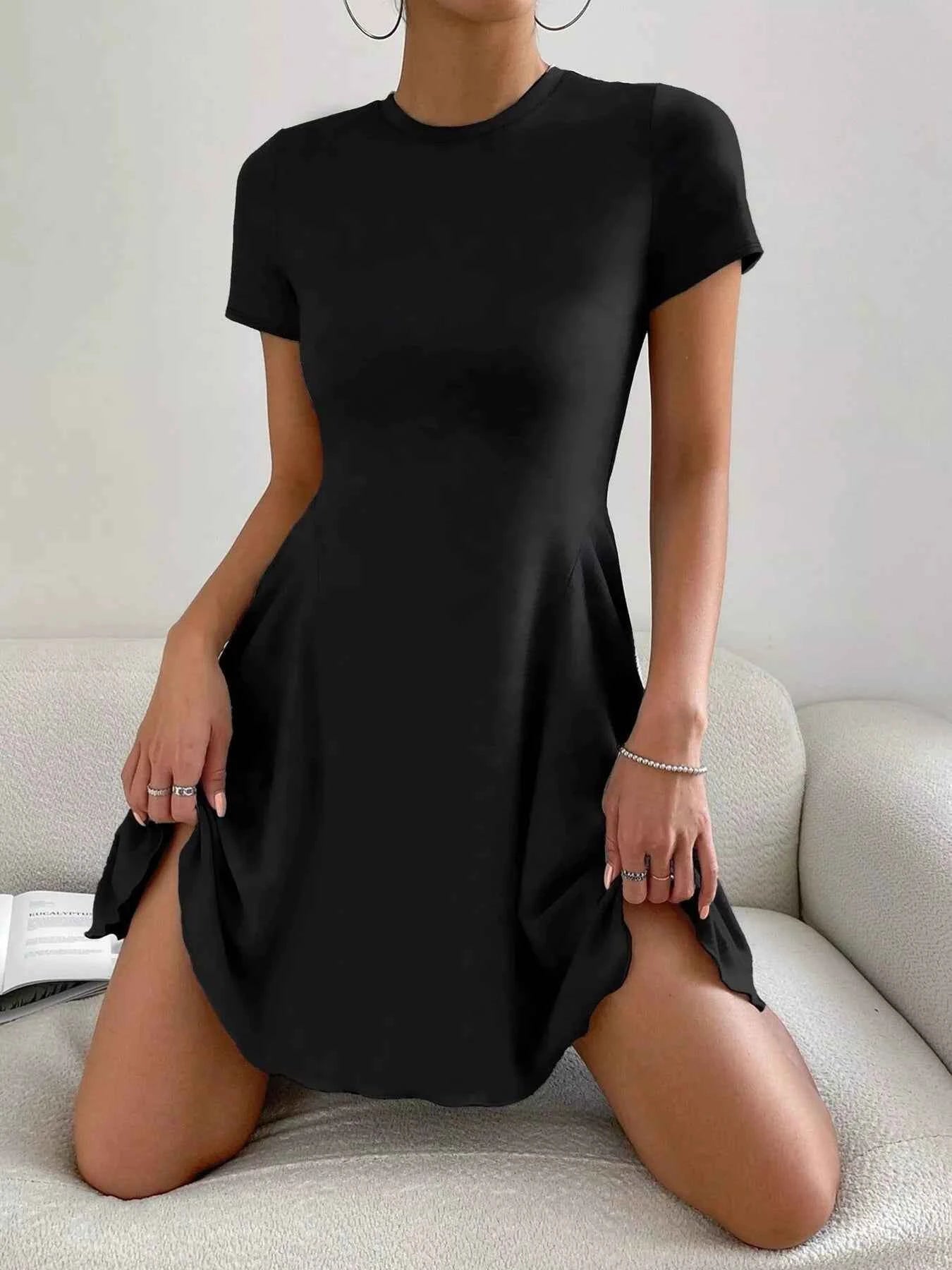 Round Neck Short Sleeve Mini Dress