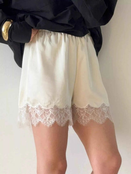 Lace Trim Elastic Waist Shorts