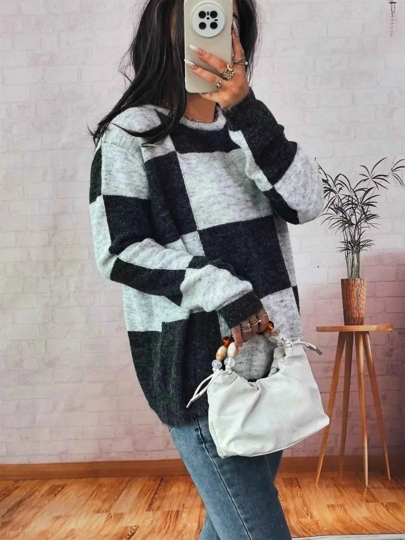 Color Block Round Neck Sweater