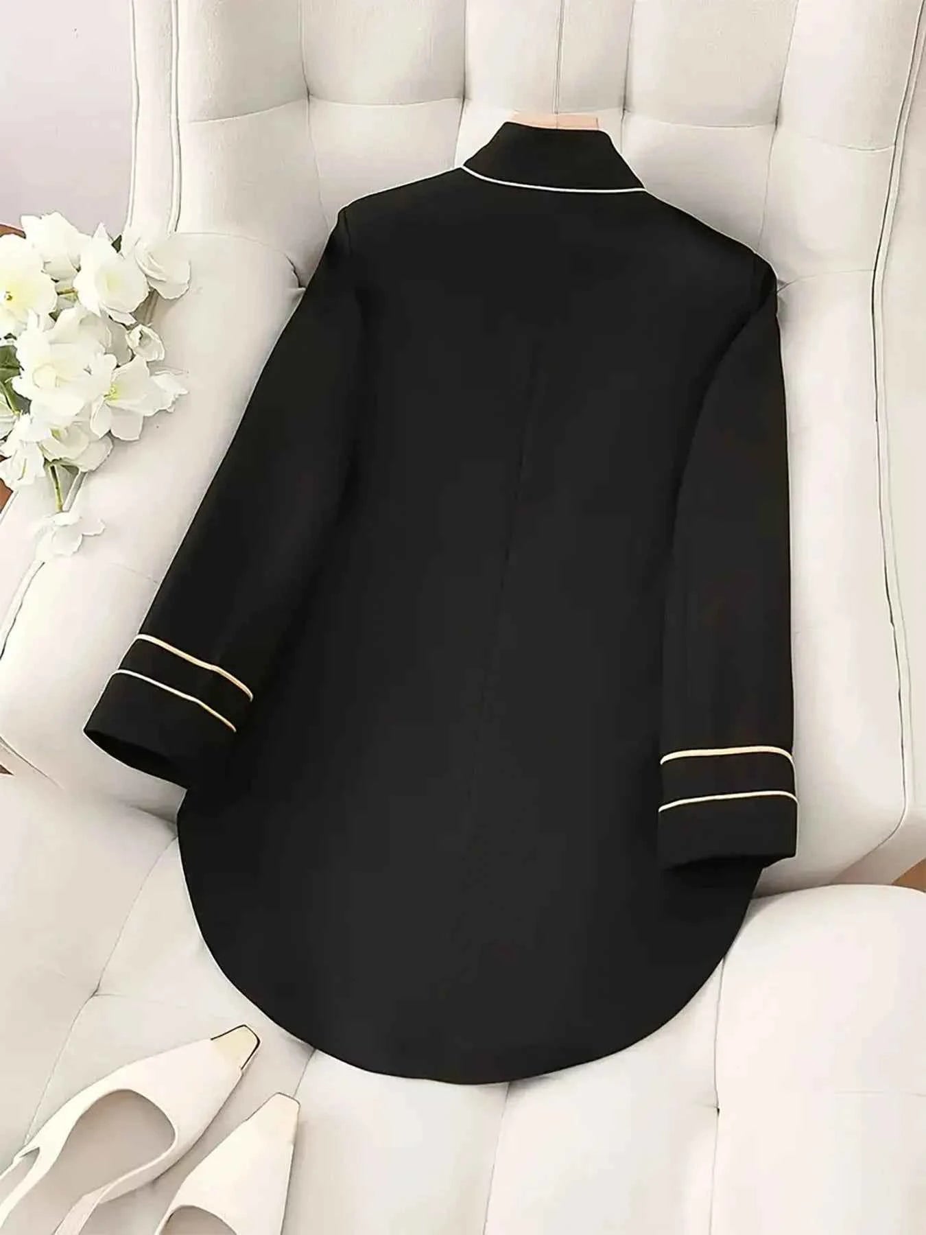 Decorative Button Hight-Low Blazer with Cuff Trim