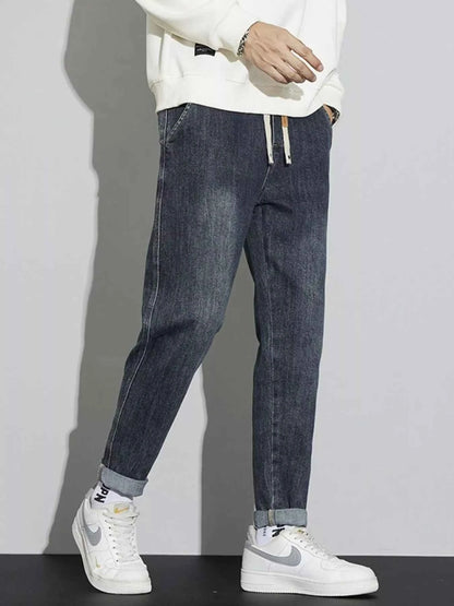 Men's Washed Relaxed Fit Cuffed Jeans