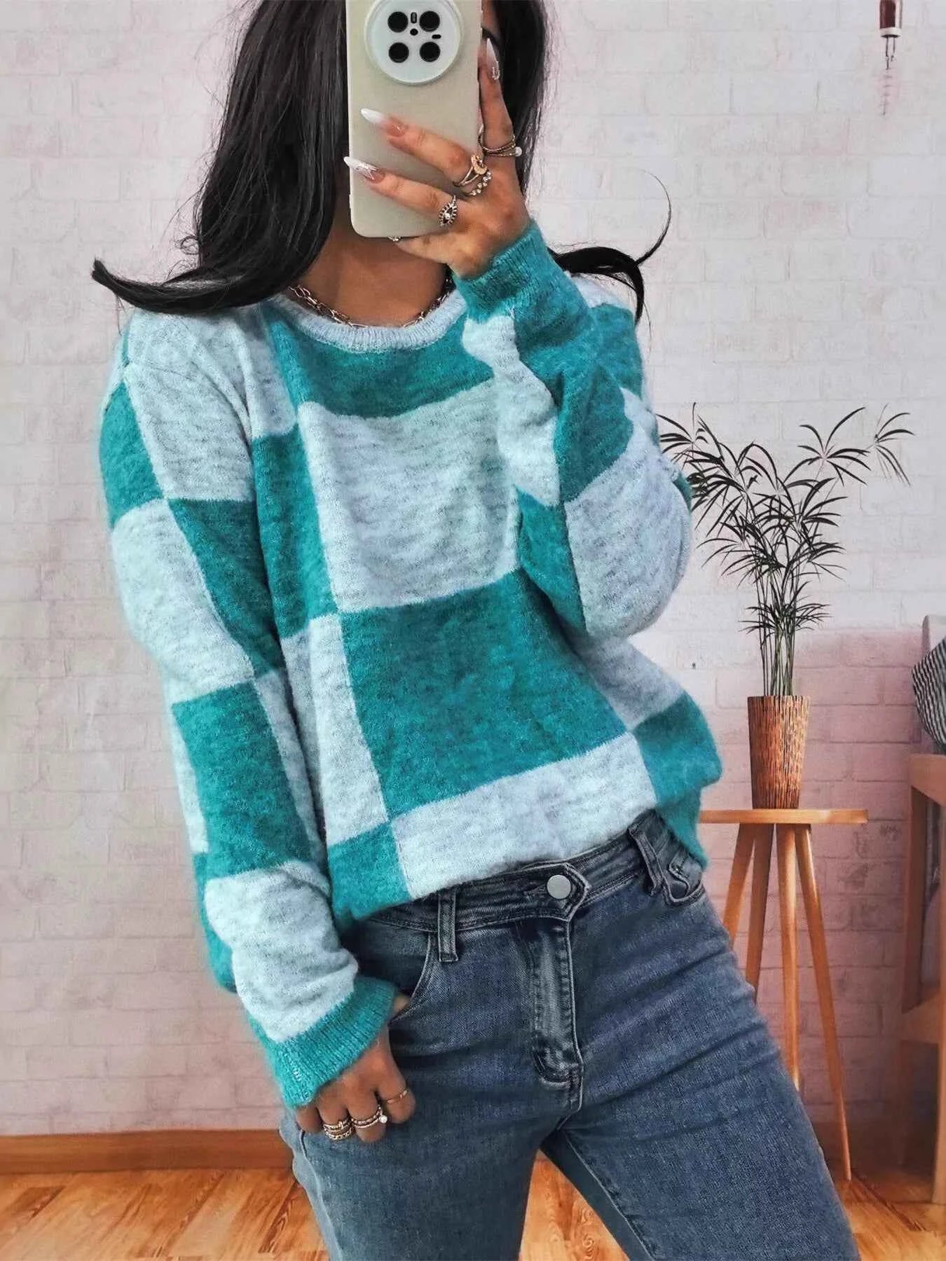 Color Block Round Neck Sweater