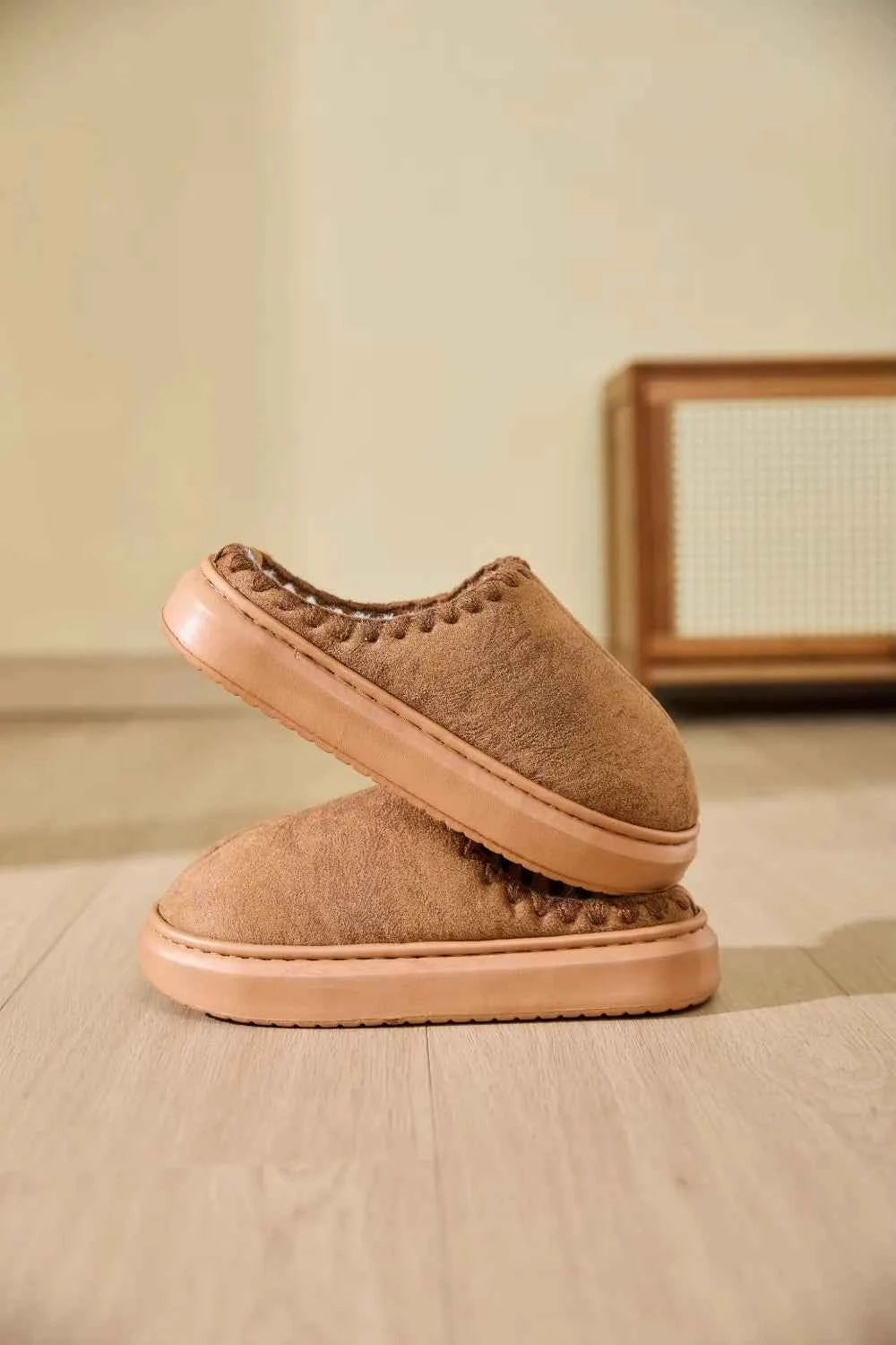 Thermal Round Toe Platform Slippers