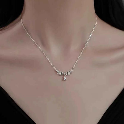 925 Sterling Silver Moissanite Leaf Necklace
