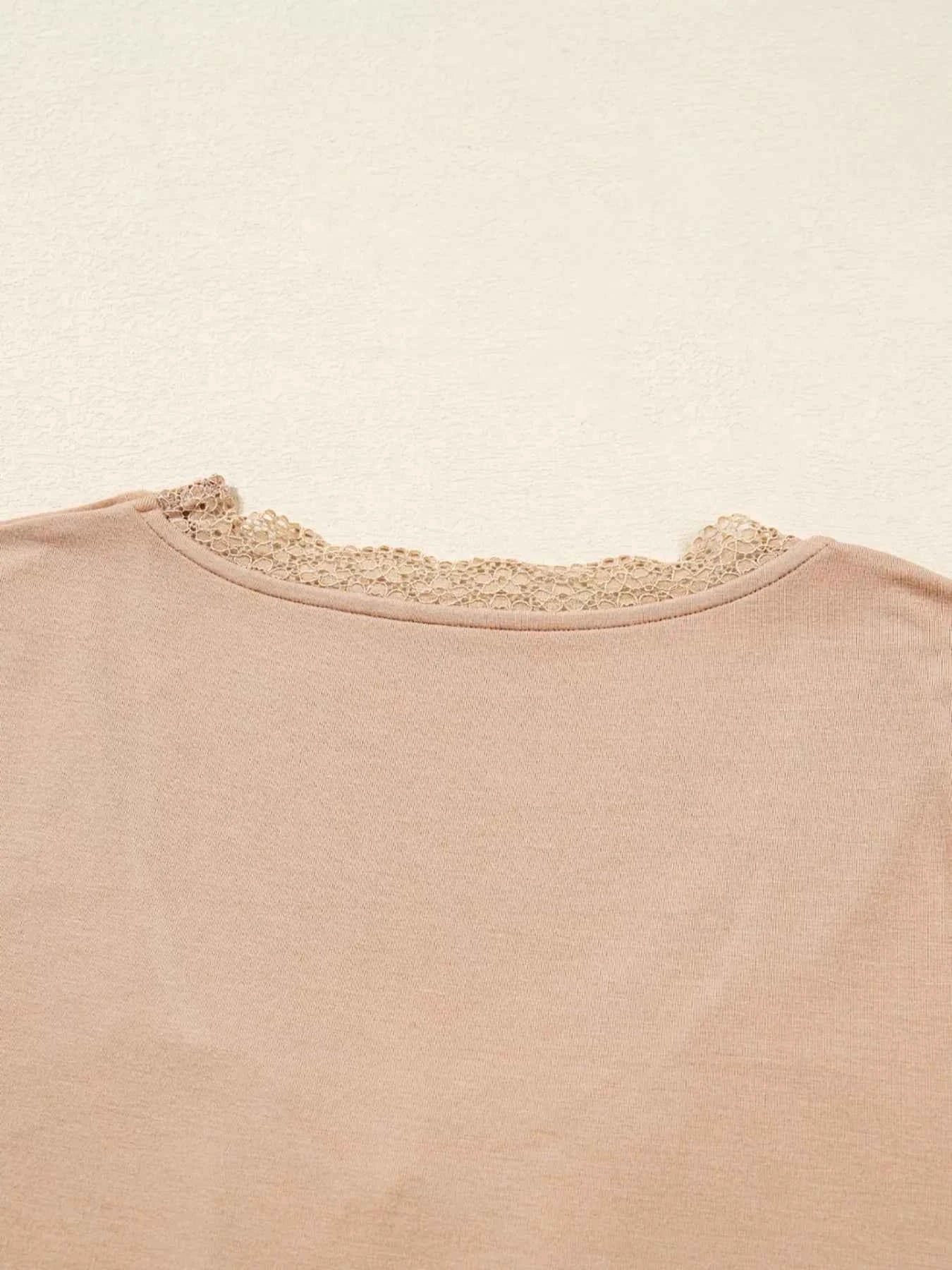 Lace-Trimmed Ruched Detail Long Sleeve T-Shirt