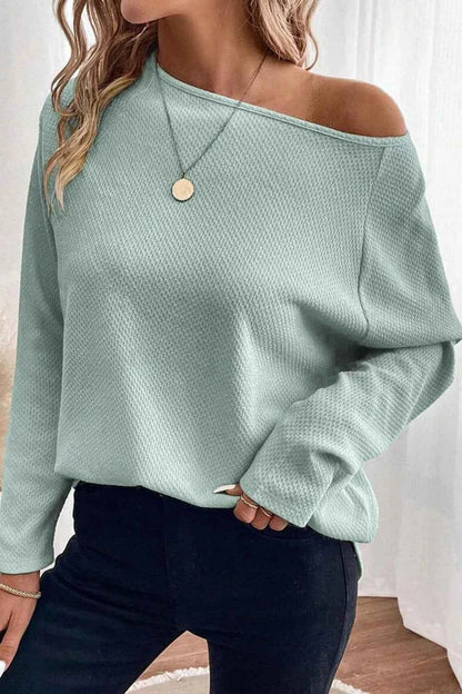 Round Neck Raglan Sleeve Blouse