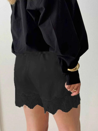 Lace Trim Elastic Waist Shorts