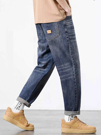 Men‘s Straight Fit Wash Jeans