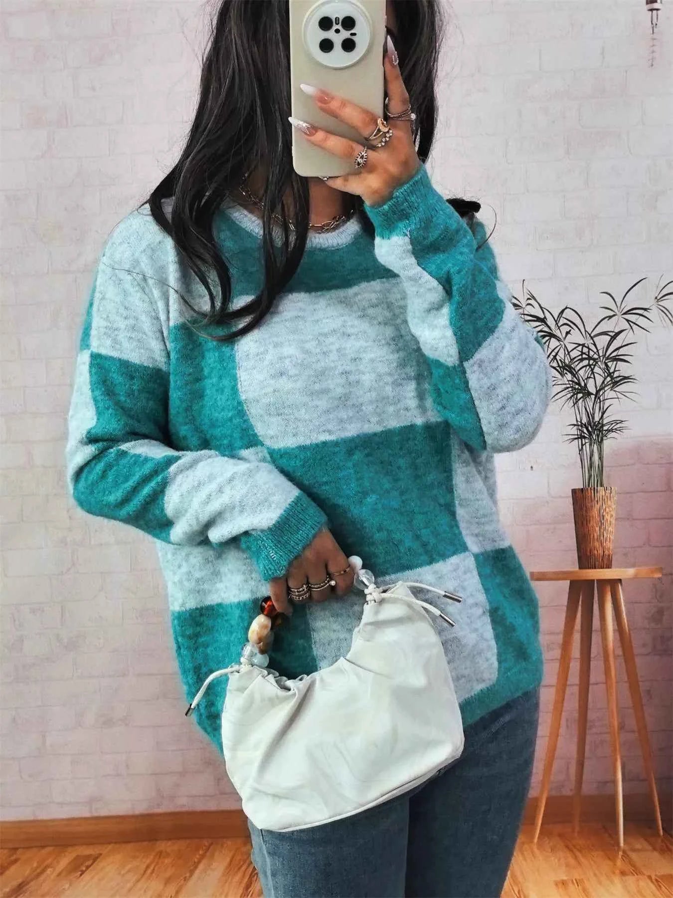 Color Block Round Neck Sweater