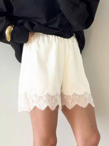 Lace Trim Elastic Waist Shorts
