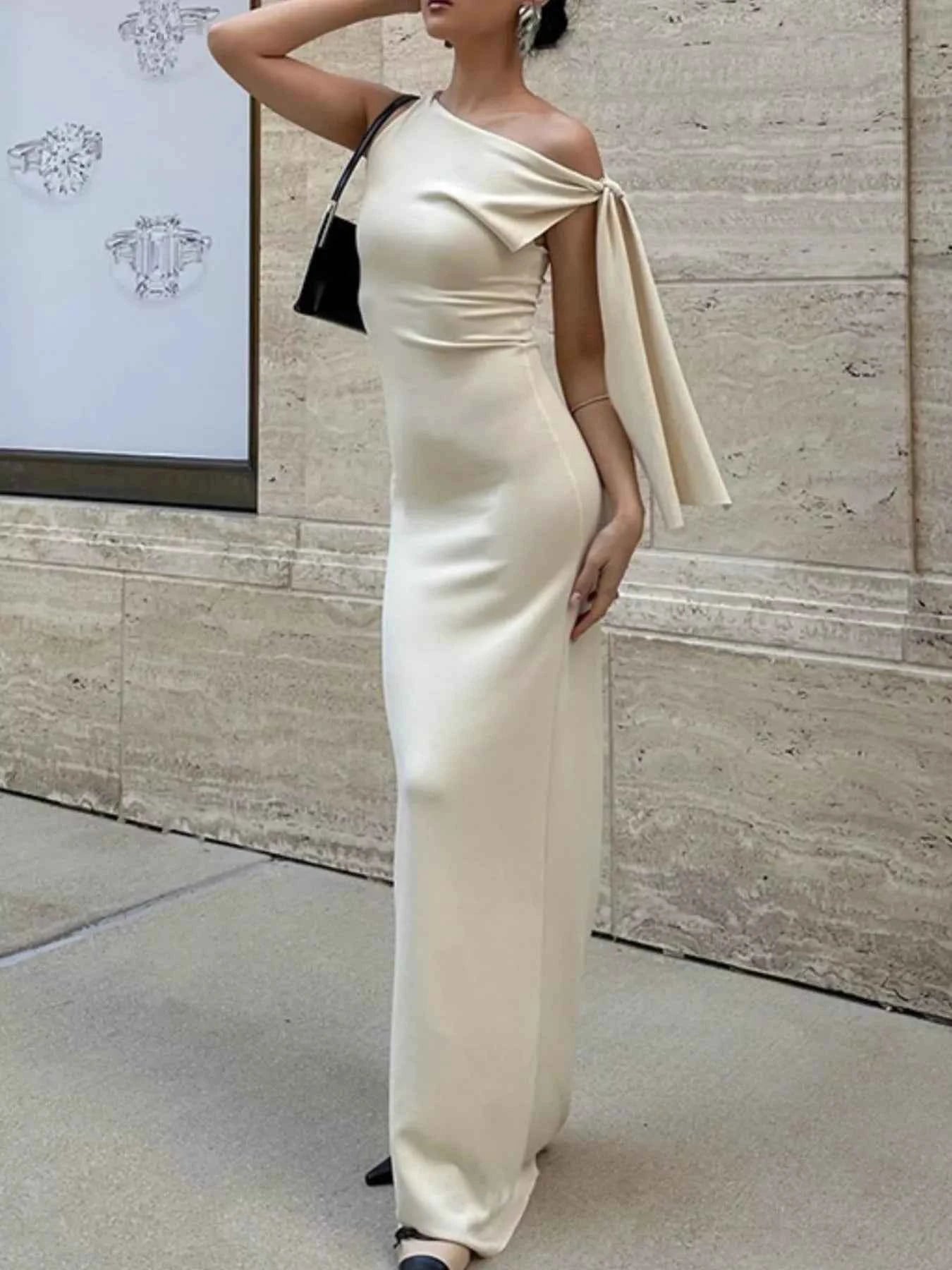 Elegant Sleeveless Tie-Shoulder Maxi Dress